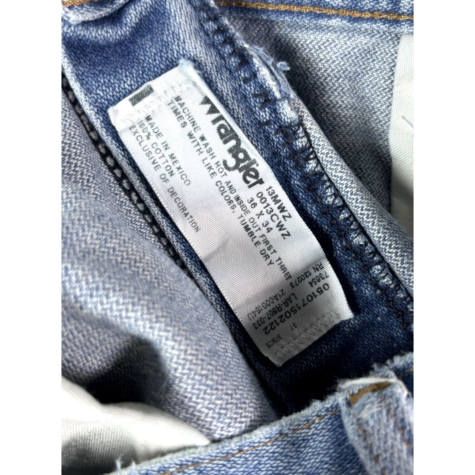 Wrangler Wrangler Jeans 36x34 13MWZ Light Wash Blue Denim 5-Pocket Regular Fit Cowboy Straight Mens Size US 36 / EU 52 - 6 Thumbnail