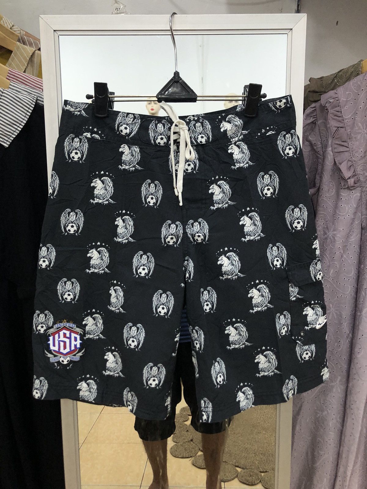 Nike Nike X Mr.Cartoon Board Shorts Size US 30 / EU 46 - 1 Thumbnail