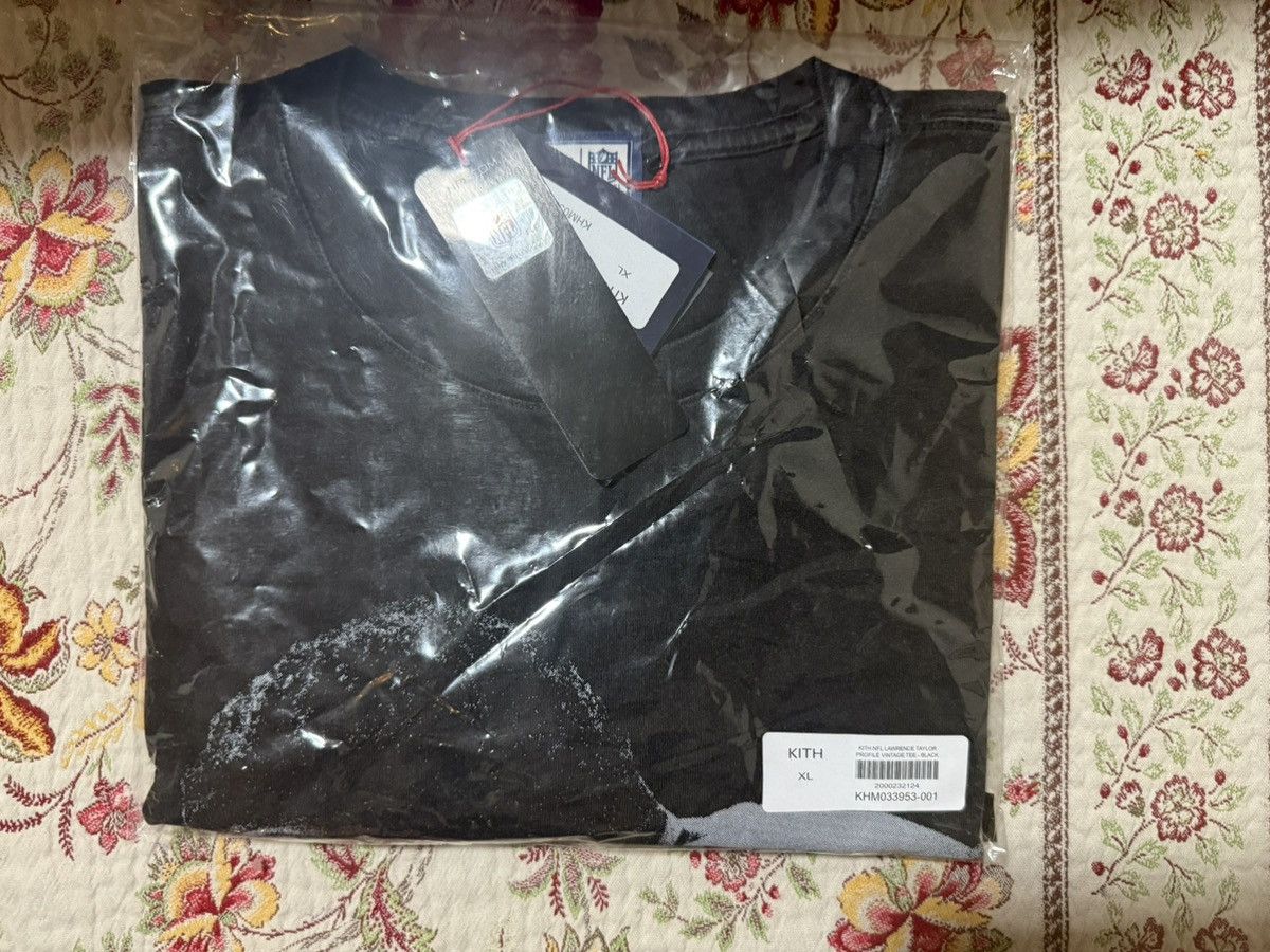 Kith × NFL Kith for the NFL Lawrence Taylor Vintage Jones Tee Black XL Size US XL / EU 56 / 4 - 6 Thumbnail