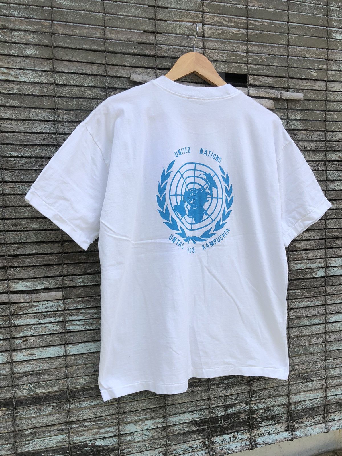Vintage Vintage Bootleg United Nation UNTAC 93 Kampuchea Logo Tee Size US M / EU 48-50 / 2 - 2 Thumbnail