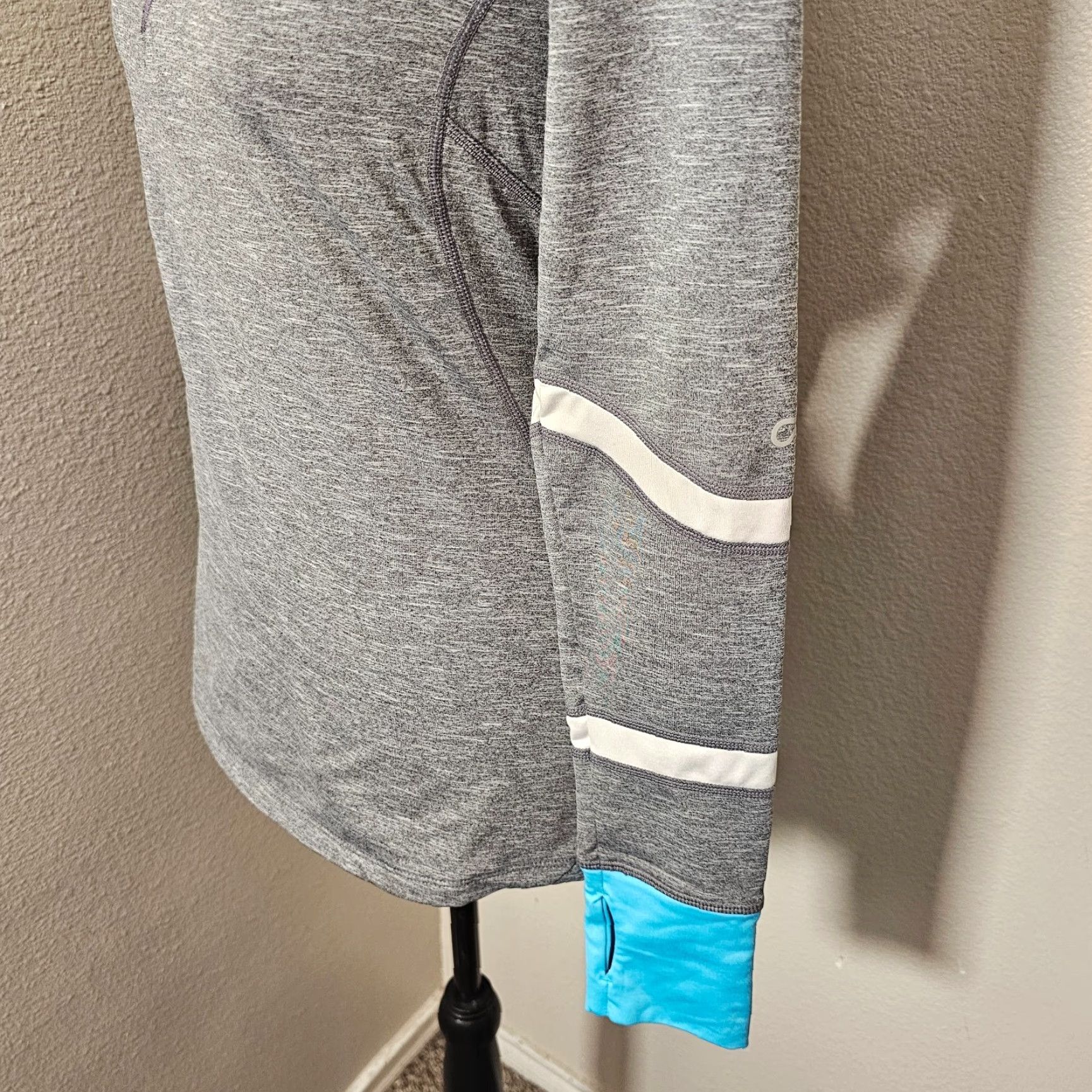 Gap Gap Fit Women's Hoodie 1/2 Zip Sweatshirt Charcoal Grey S Heather Thumbhole Activewear Zip Full Zip|Gray Womens Hoodies Size S / US 4 / IT 40 - 2 Thumbnail