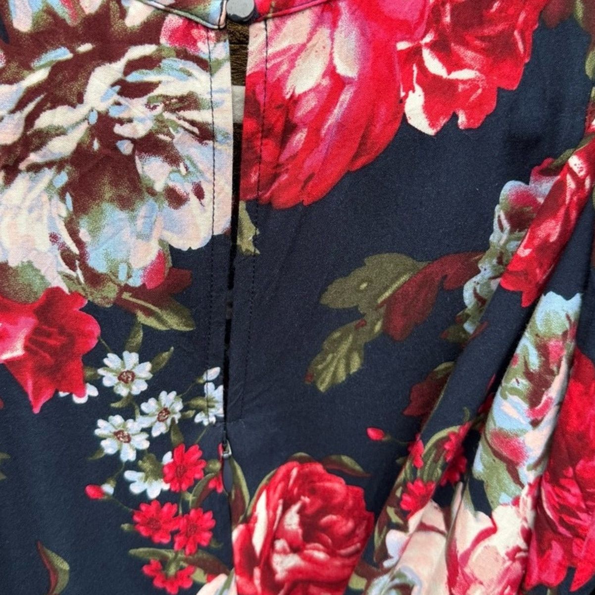 Loft Loft Womens Small Navy Tie Waist Floral Romper Jumpsuit Size 28" / US 6 / IT 42 - 5 Thumbnail