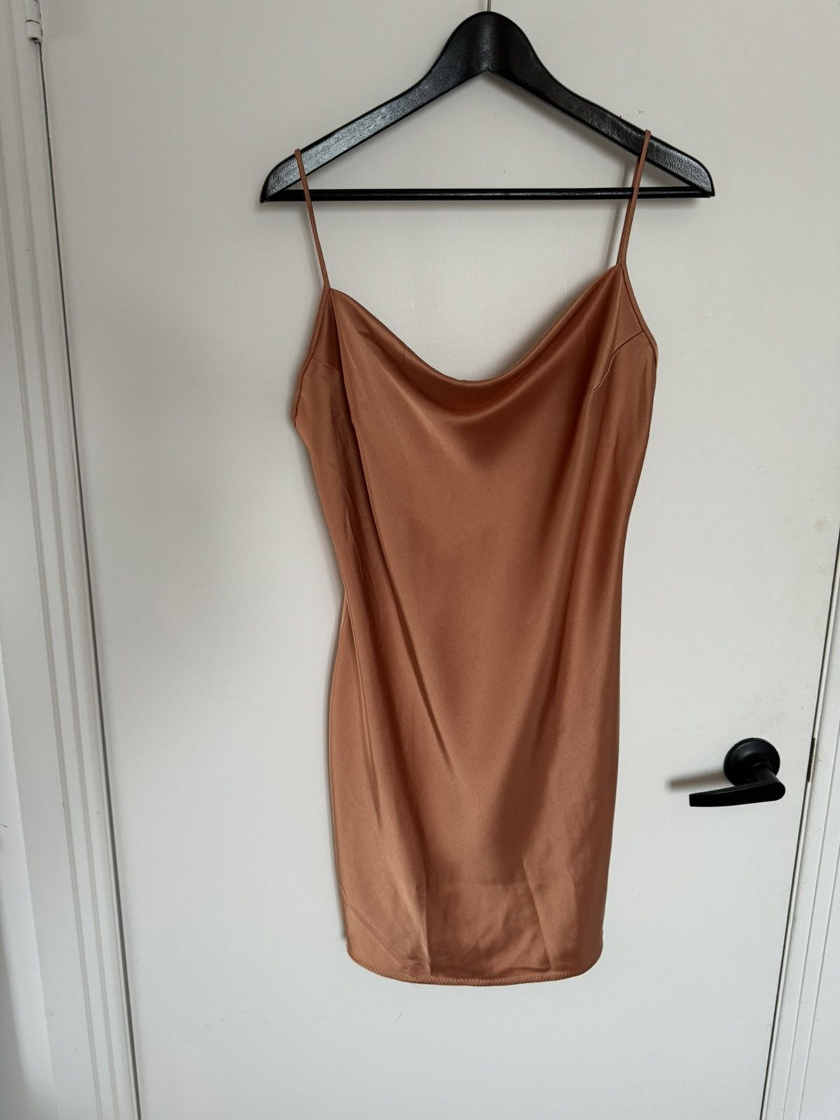 Nanushka BNWT Nanushka L Lotti abricot party dress shiny satin Size L / US 10 / IT 46 - 7 Thumbnail