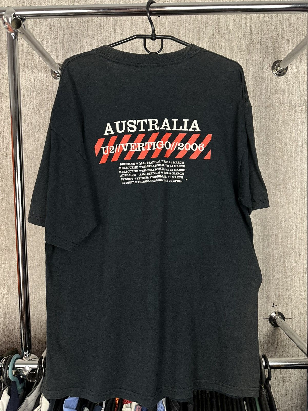 Band Tees × Vintage Vintage U2 VERTIGO 2006 AUSTRALIA tour band tee t shirt Size US XL / EU 56 / 4 - 3 Thumbnail
