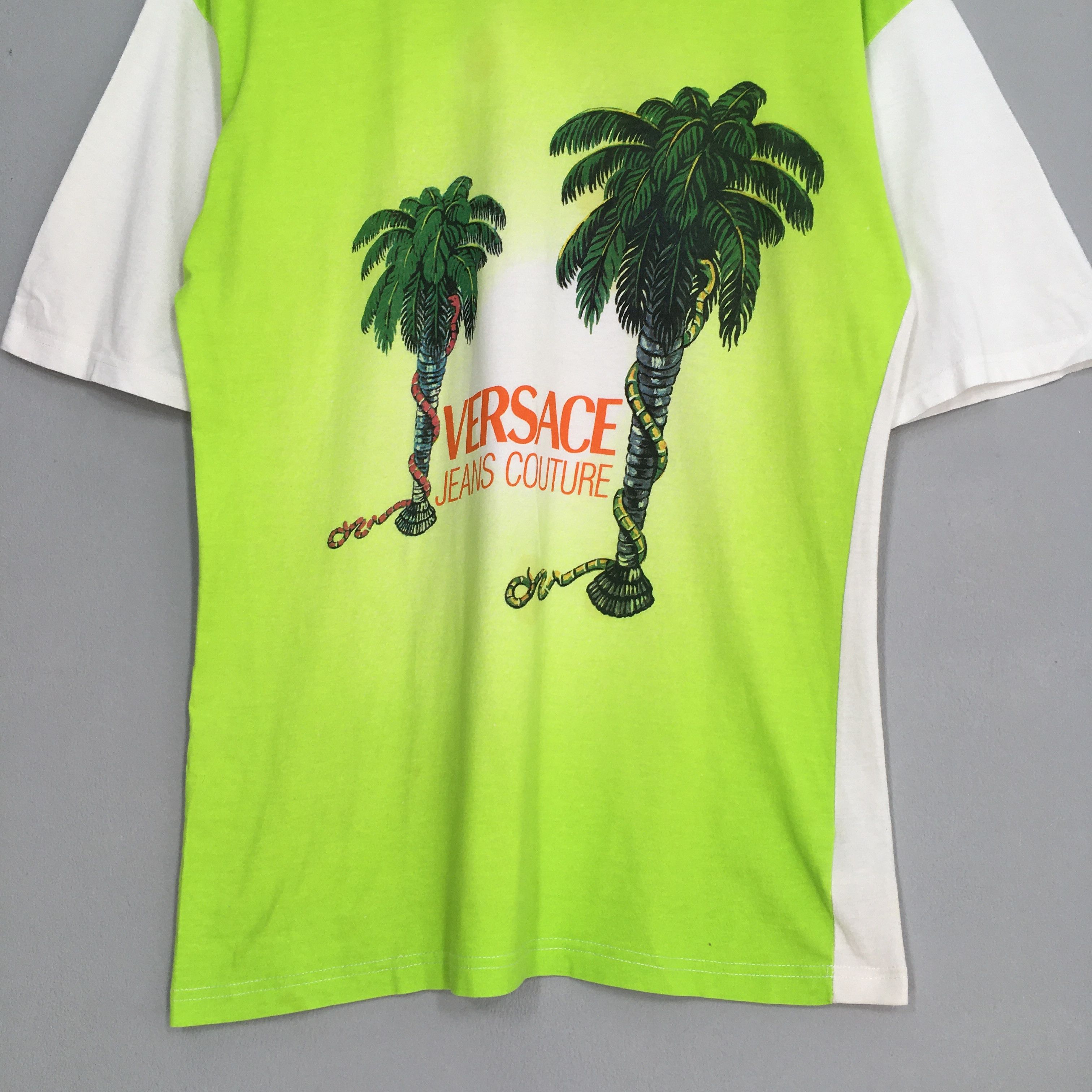 Versace × Versace Jeans Couture × Vintage Vintage 90's Versace Jeans Couture Palm Tree T Shirt Medium Size US M / EU 48-50 / 2 - 3 Thumbnail