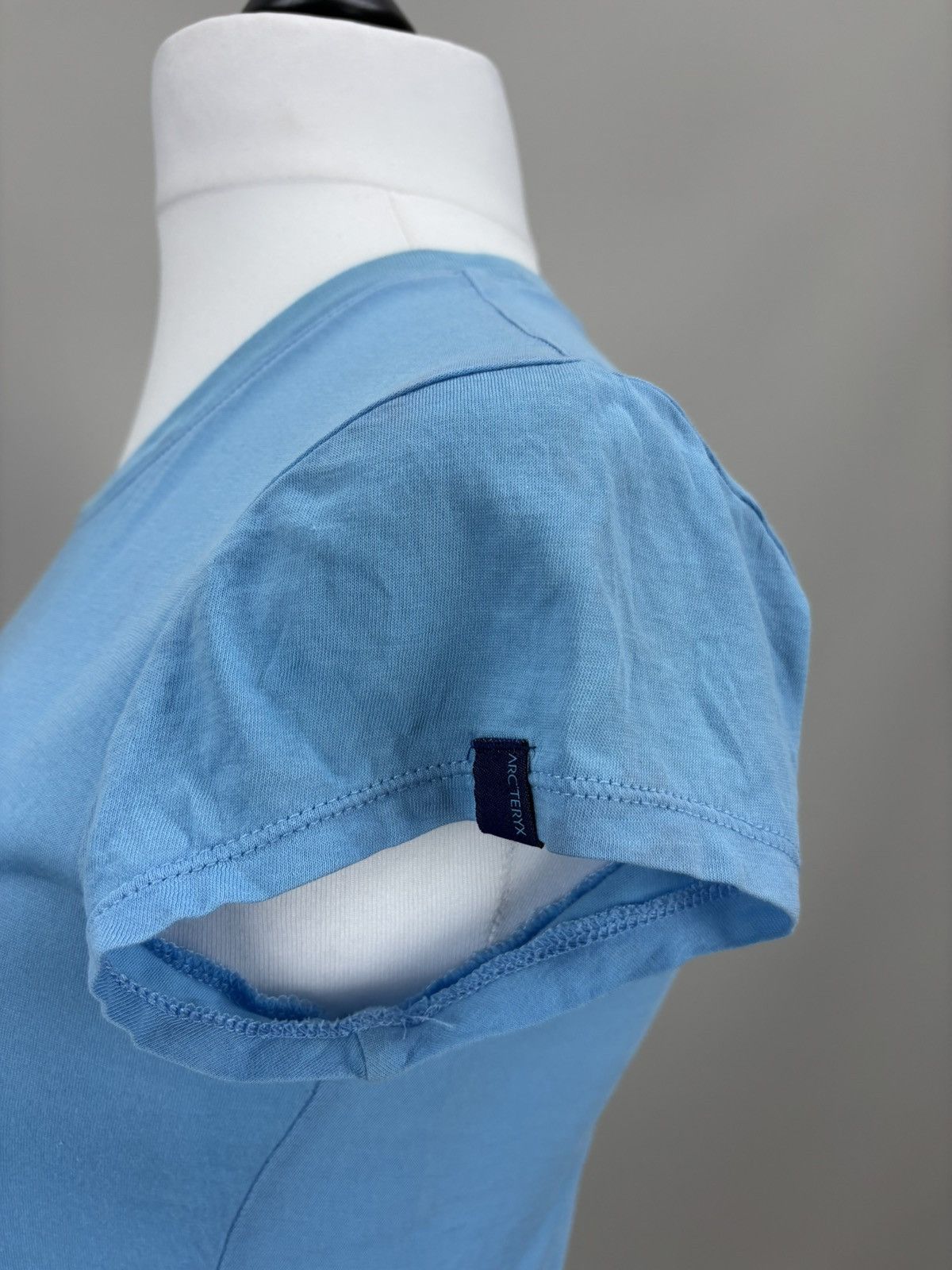 Arc'teryx Womens t shirt Arc'teryx Size S Color Blue Size S / US 4 / IT 40 - 8 Thumbnail