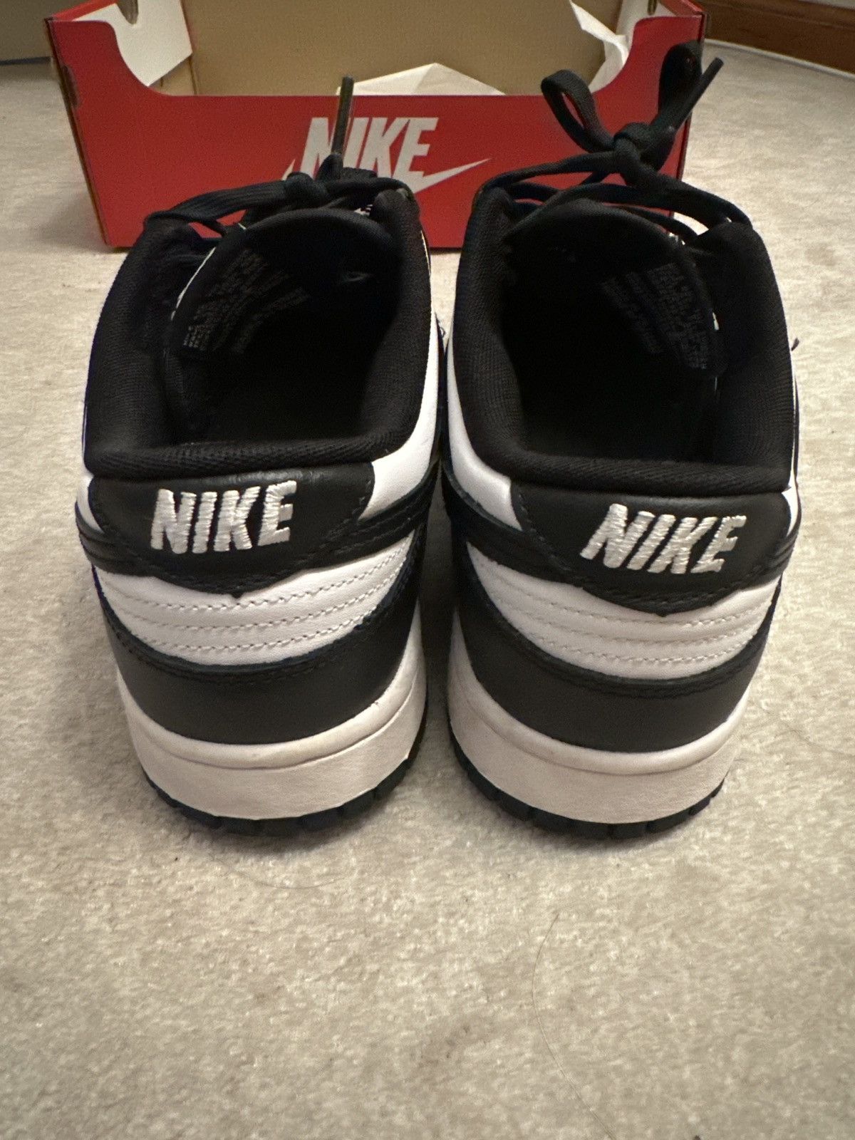 Nike Used Dunk Low ‘Panda’ Size US 9.5 / EU 42-43 - 4 Thumbnail