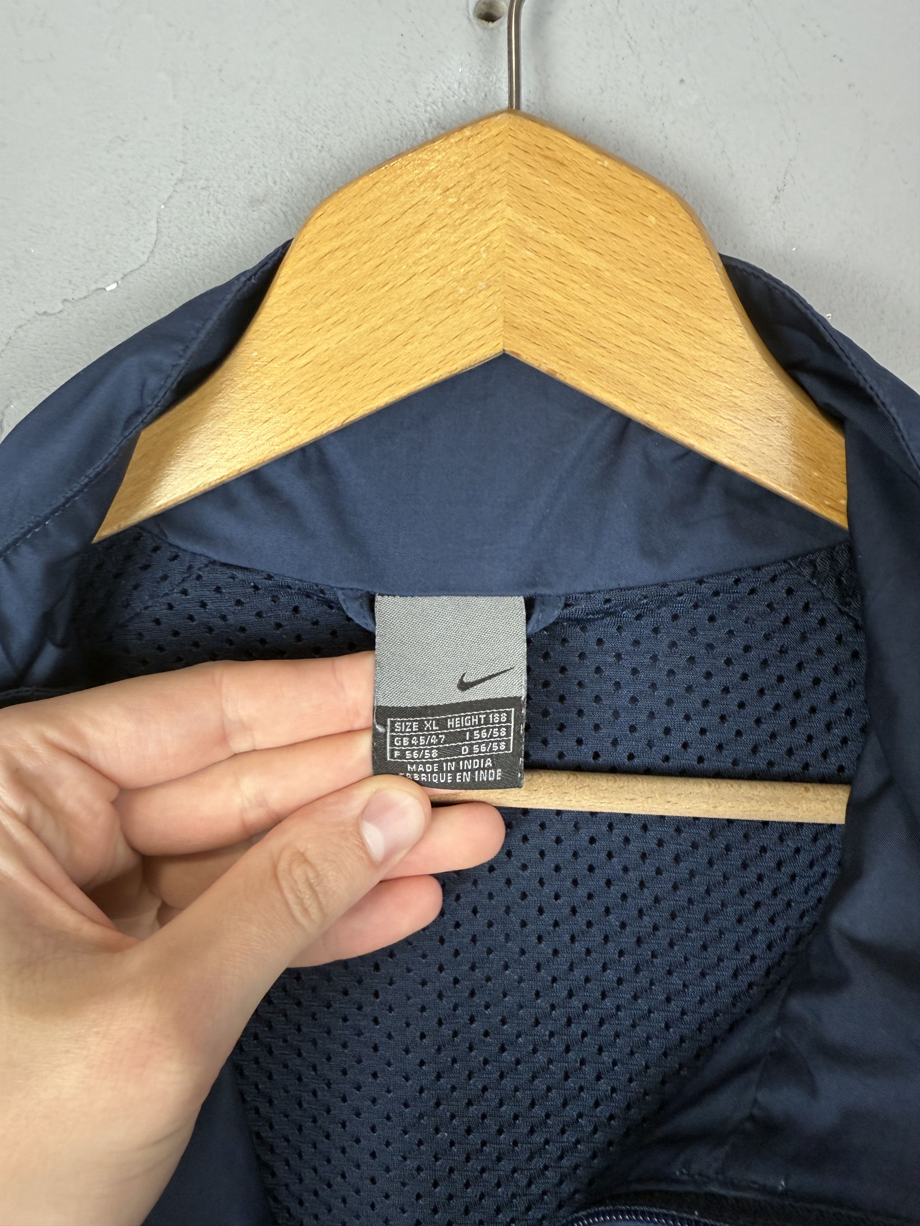 Nike × Vintage Nike Vintage FCB Jacket Navy Nylon Barcelona Windbreaker Size US XL / EU 56 / 4 - 3 Thumbnail