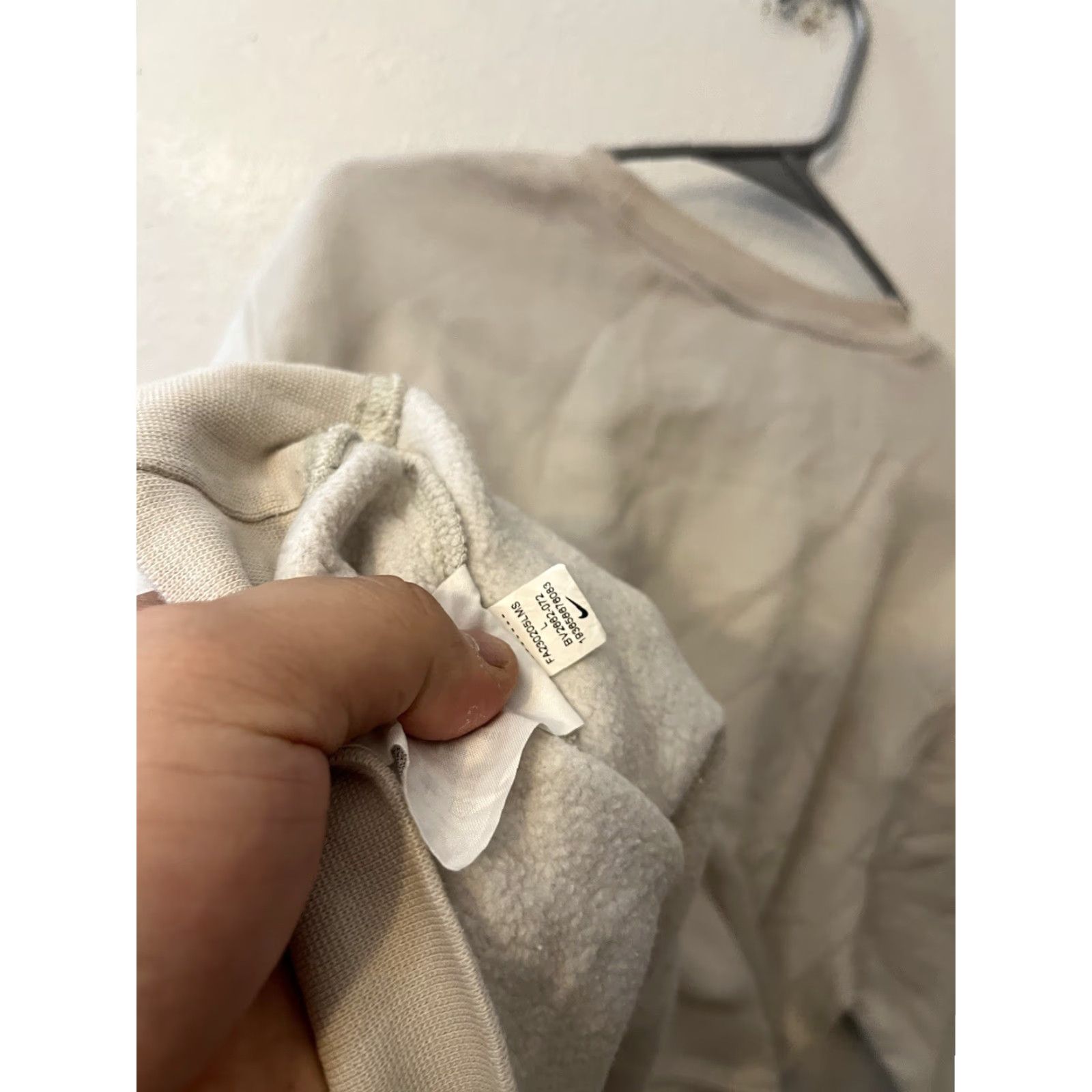 Nike Nike Men´s NSW Club Crew Shirt Hooded Sweatshirt L Light Bone/White BV2662-072 Beige Embroidered All Seasons 90s? No, keep to allowed words. Size US L / EU 52-54 / 3 - 4 Thumbnail