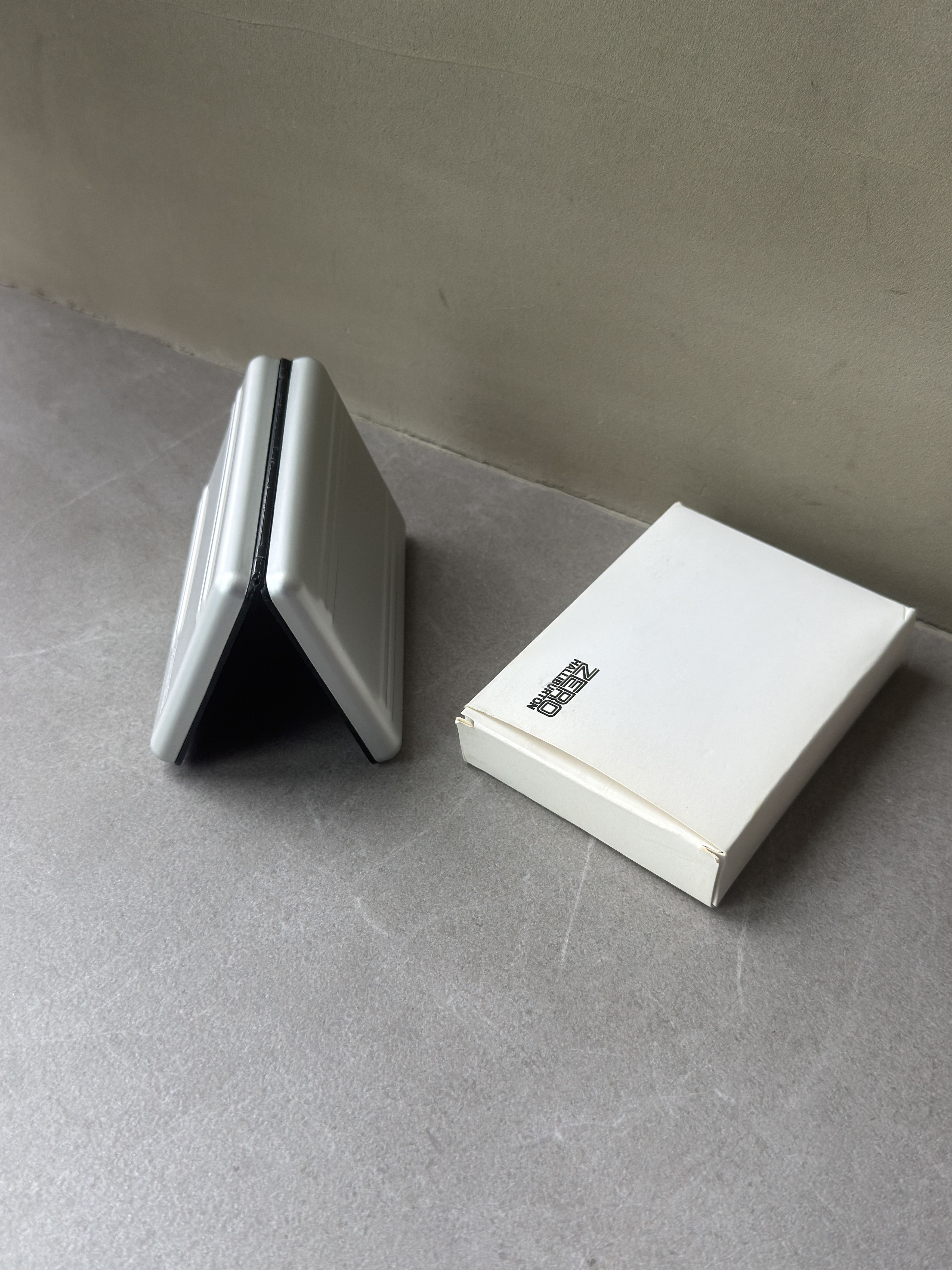 Other Zero Halliburton USA Aluminium Card Holder Cigarette Box Size ONE SIZE - 3 Thumbnail