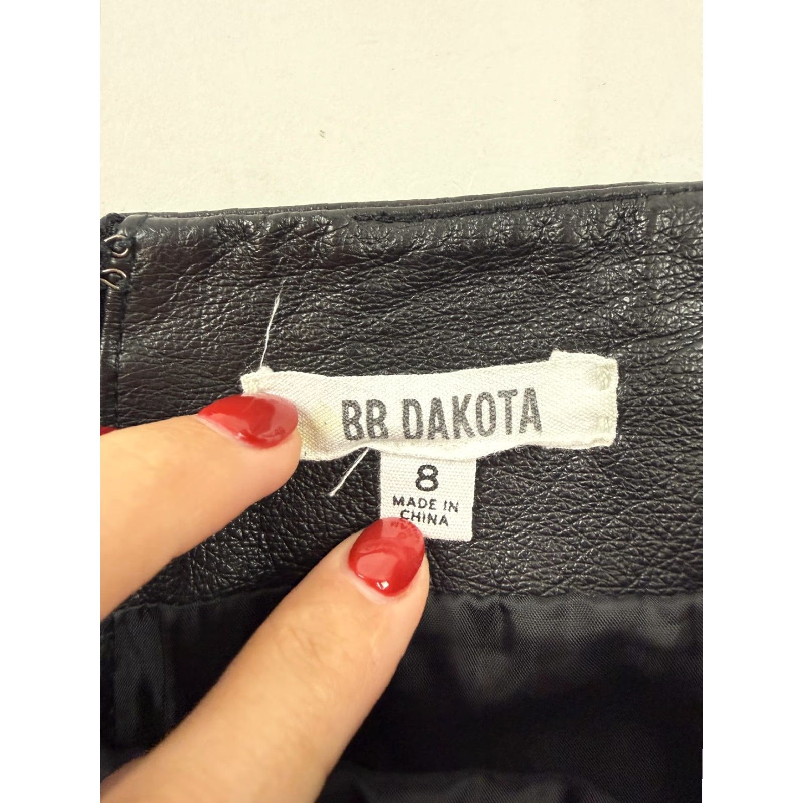 BB Dakota BB Dakota Skirt Womens 8 Black Leather Mini Lined Pockets Back Zip A-Line Size 30" / US 8 / IT 44 - 2 Thumbnail