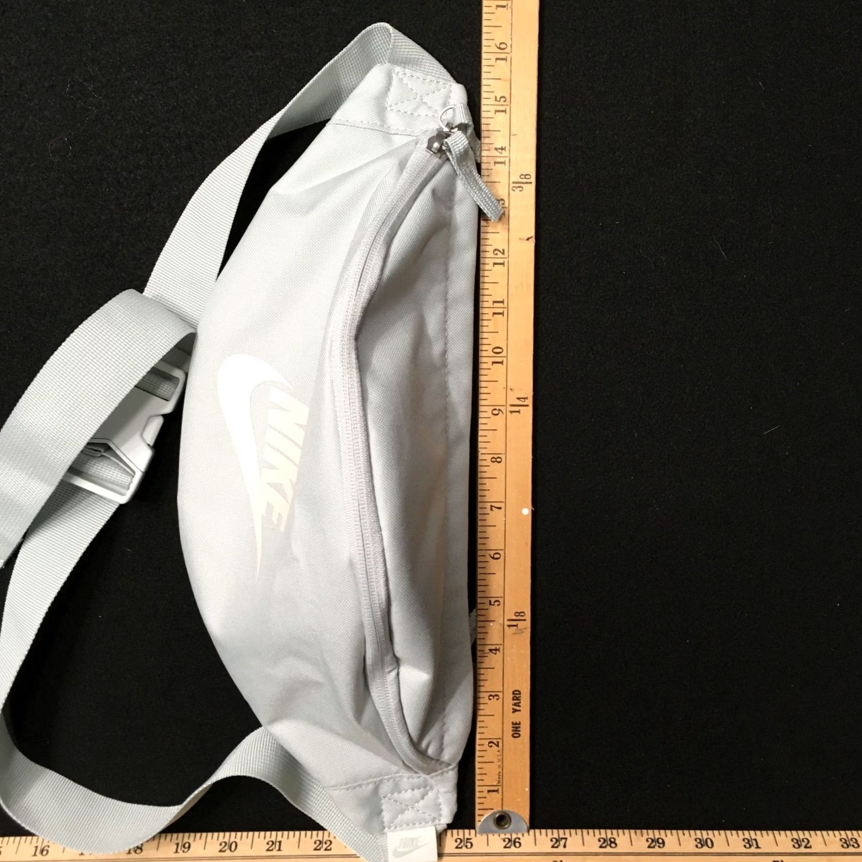 Nike Nike Bag Mens Green BNWT FANNY PACK WAIST WHITE SWOOSH LIGHT LIME Size ONE SIZE - 4 Thumbnail