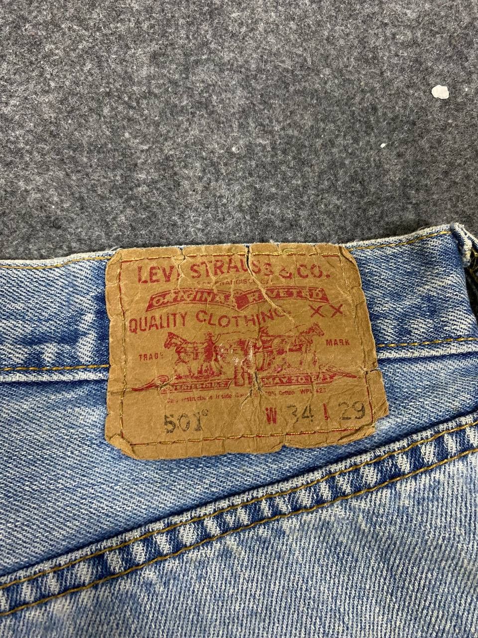 Levi's vintage levis 501 lightwash distressed denim nice design Size US 35 - 5 Thumbnail
