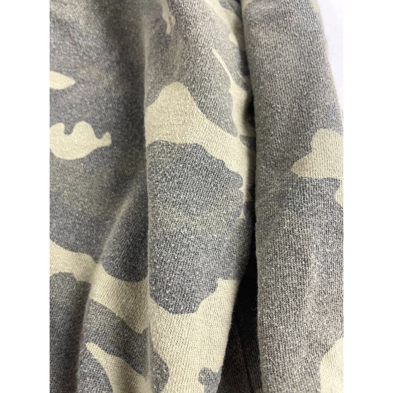 Sovereign Code Sovereign Code Sweater Women's Green Camouflage Pullover Round Neck Medium Size M Shirt Womens Modern Sale: Free Return Size M / US 6-8 / IT 42-44 - 5 Thumbnail