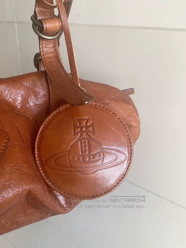 Vivienne Westwood Vivienne Westwood size os Brown, tan handbag, dumpling bag, Size ONE SIZE - 9 Thumbnail