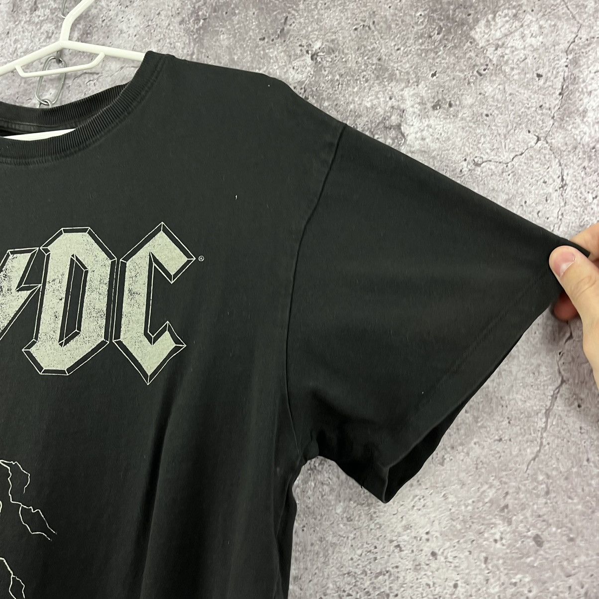 AC/DC × Band Tees × H&M H&M x Ac/Dc Rock T-Shirt Big Centre Logo Size M Size US M / EU 48-50 / 2 - 5 Thumbnail