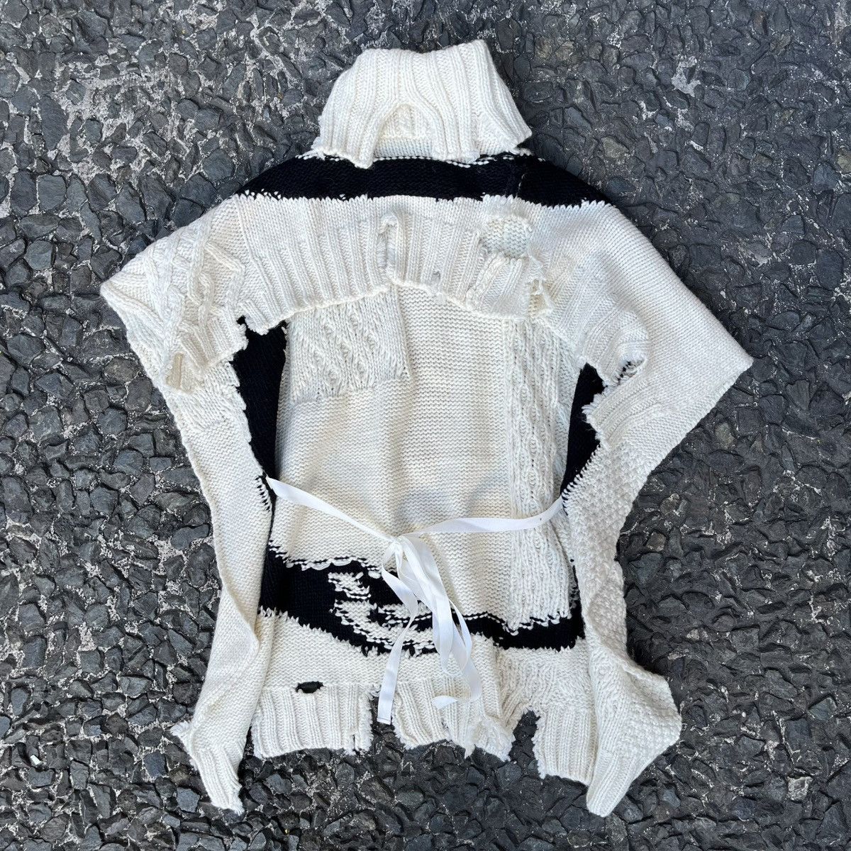 MM6 MM6 Maison Margiela F/W 2022 Ouroboros Distressed Knit Wrap Size S / US 4 / IT 40 - 12 Thumbnail