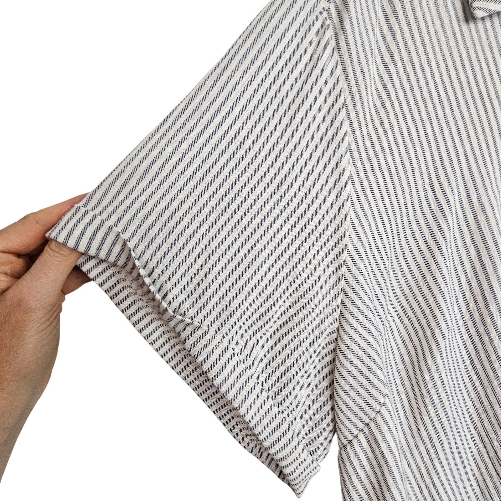 Torrid Torrid Womens Striped Crinkle Gauze Twist Front Button Shirt Size 3XL / US 20-22 - 5 Thumbnail