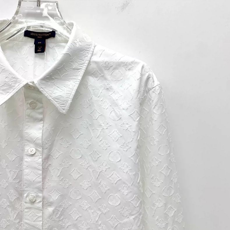 Louis Vuitton Louis Vuitton 22 white logo embossed full-print cotton lap Size M / US 6-8 / IT 42-44 - 3 Thumbnail