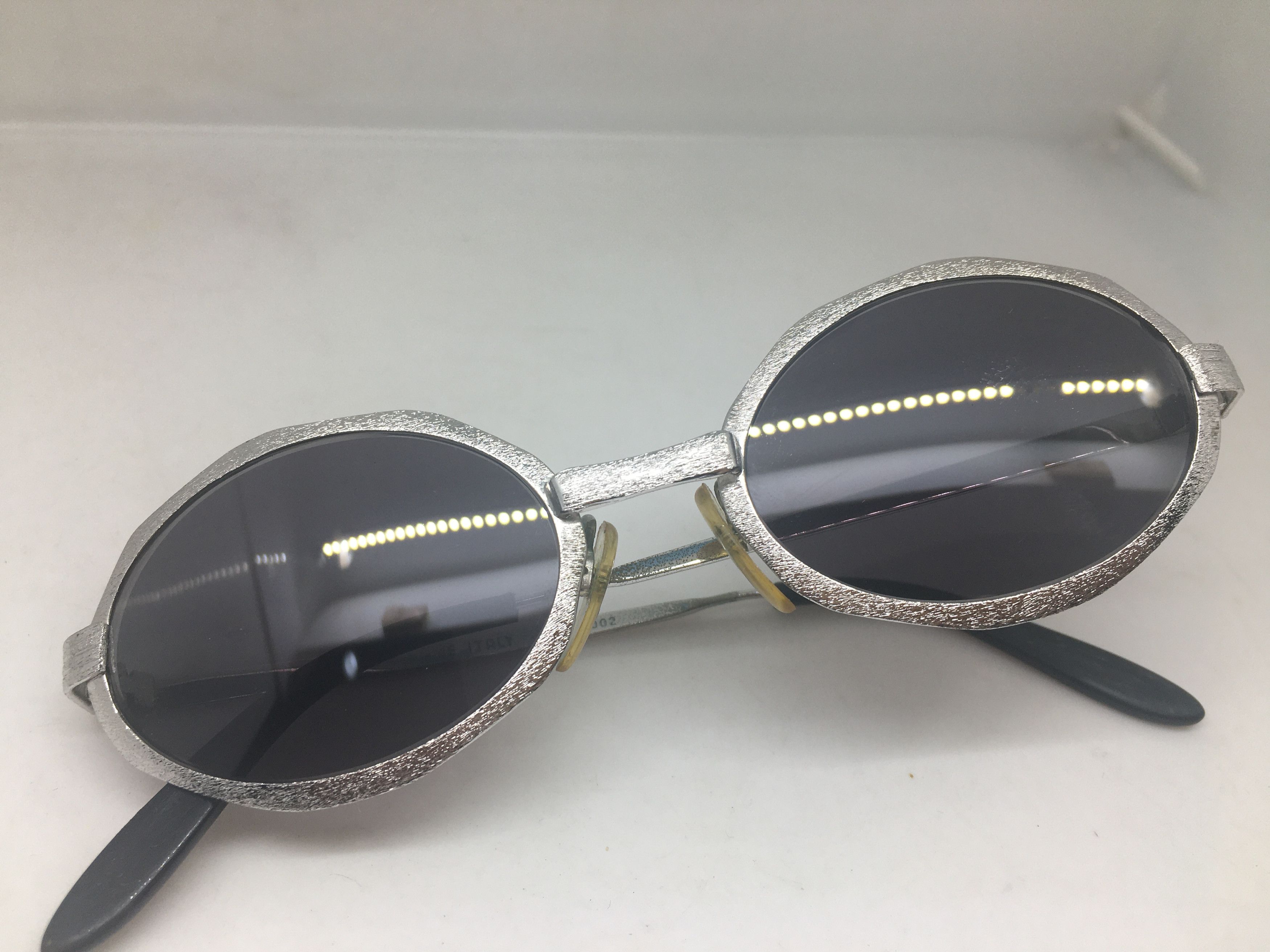 Vintage Vintage 70s Silver Oval Sunglasses Frame Italy Size ONE SIZE - 8 Thumbnail