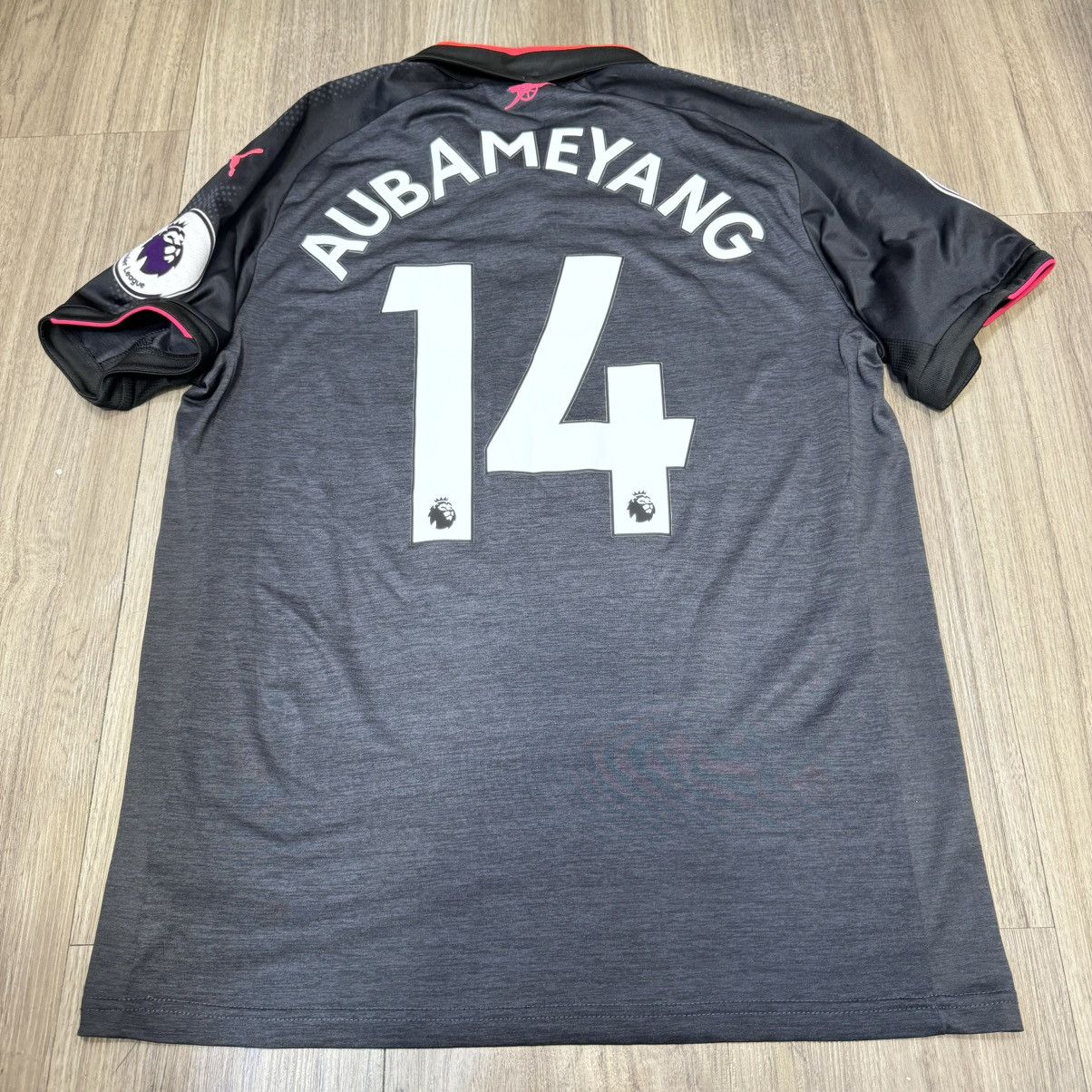 Puma Arsenal 17/18 3rd away #14 Aubameyang Size US M / EU 48-50 / 2 - 2 Thumbnail