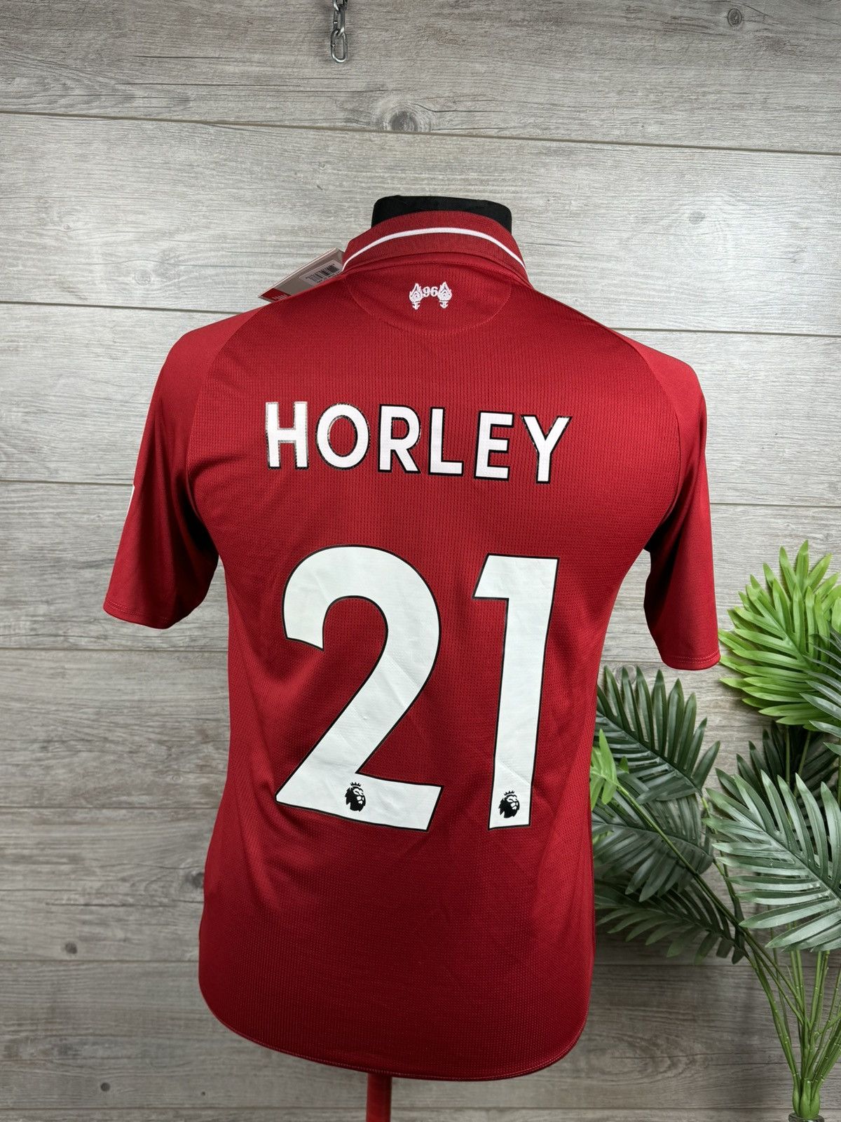 New Balance New Balance Liverpool 2018/19 Home Horley 21 Football Size US S / EU 44-46 / 1 - 3 Thumbnail