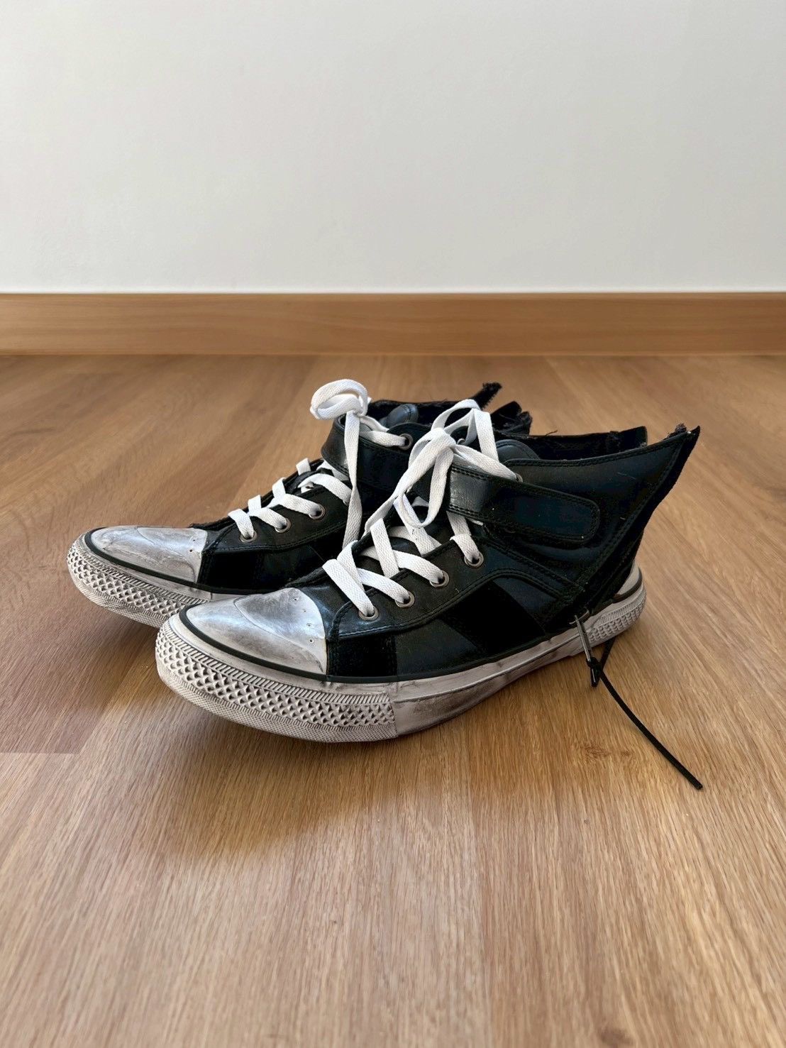 semanticdesign Semantic design Leather Low-Top Sneakers Zipper Distressed Size US 9.5 / EU 42-43 - 3 Thumbnail