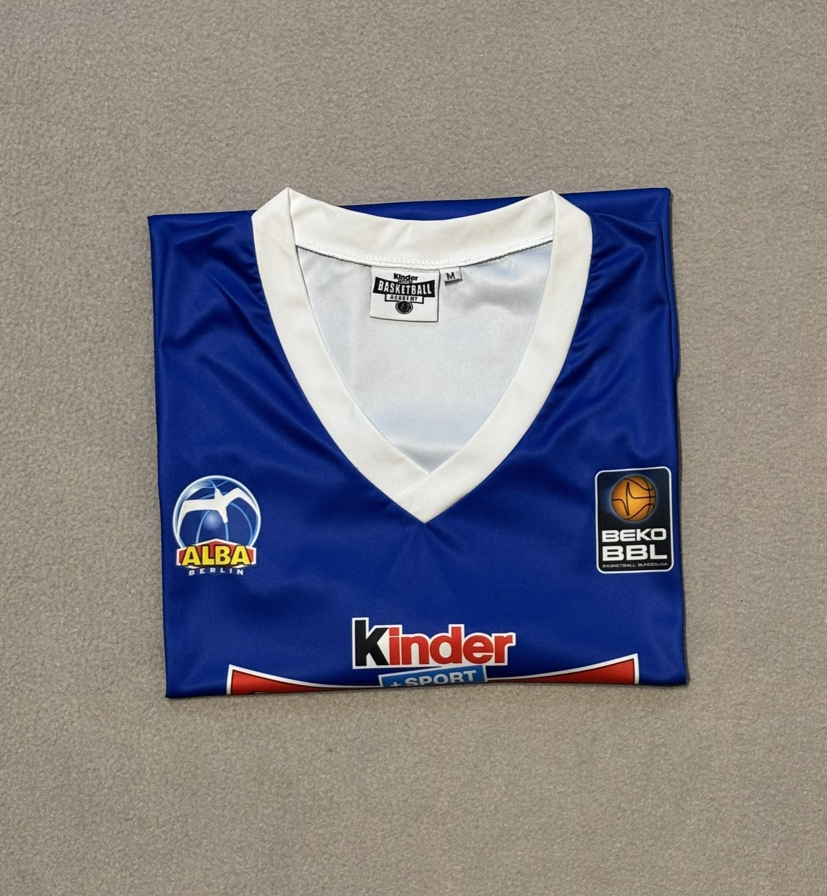 Other Alba Berlin Basketball Academy BBL Basketball Jersey, size M Size US M / EU 48-50 / 2 - 15 Thumbnail