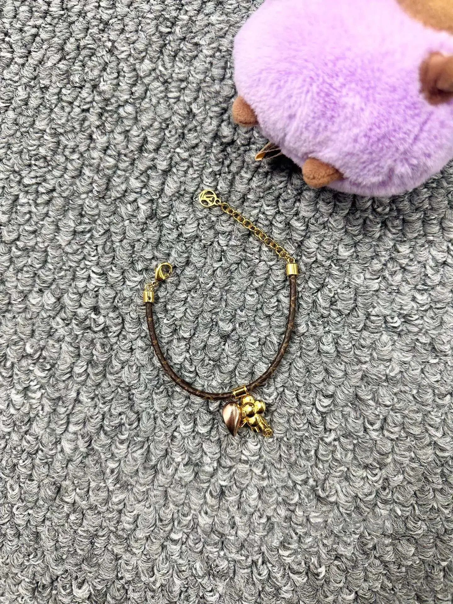 Louis Vuitton Louis Vuitton Valentine's day sunflower bracelet| Size ONE SIZE - 1 Thumbnail