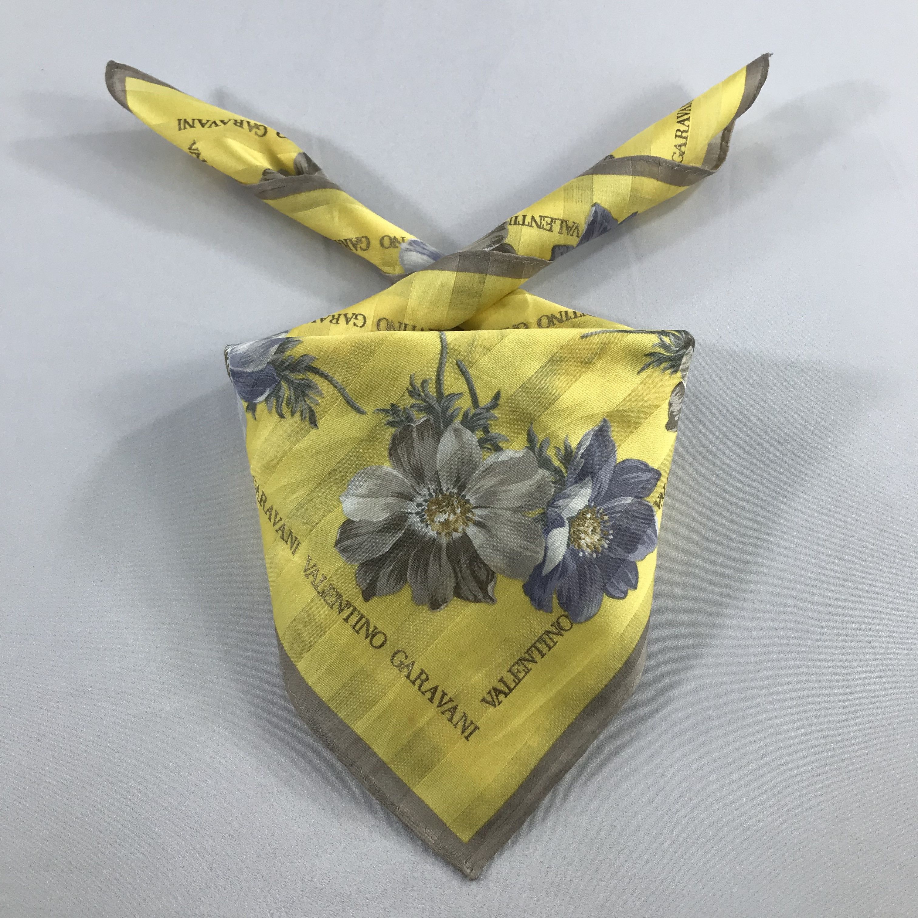 Valentino × Vintage Valentino Garavani Bandana / Handkerchief/Neckerchief -S2570 Size ONE SIZE - 3 Thumbnail