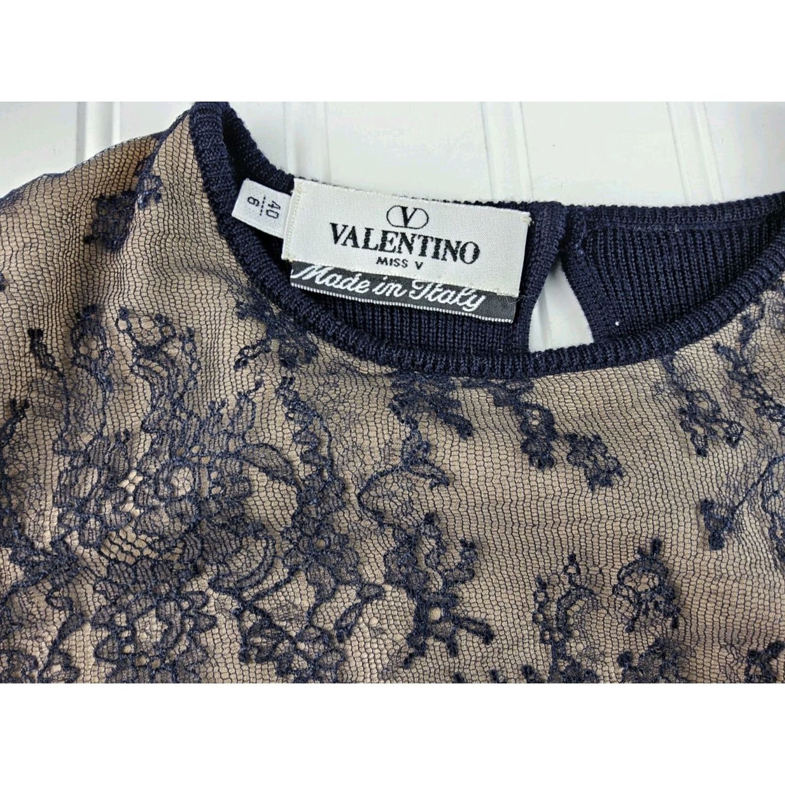 Valentino Valentino Miss V Lace Overlay Sweater Navy Size 6/40 Regular Women Pullover Lace 34" Chest 20" Length Size M / US 6-8 / IT 42-44 - 4 Thumbnail