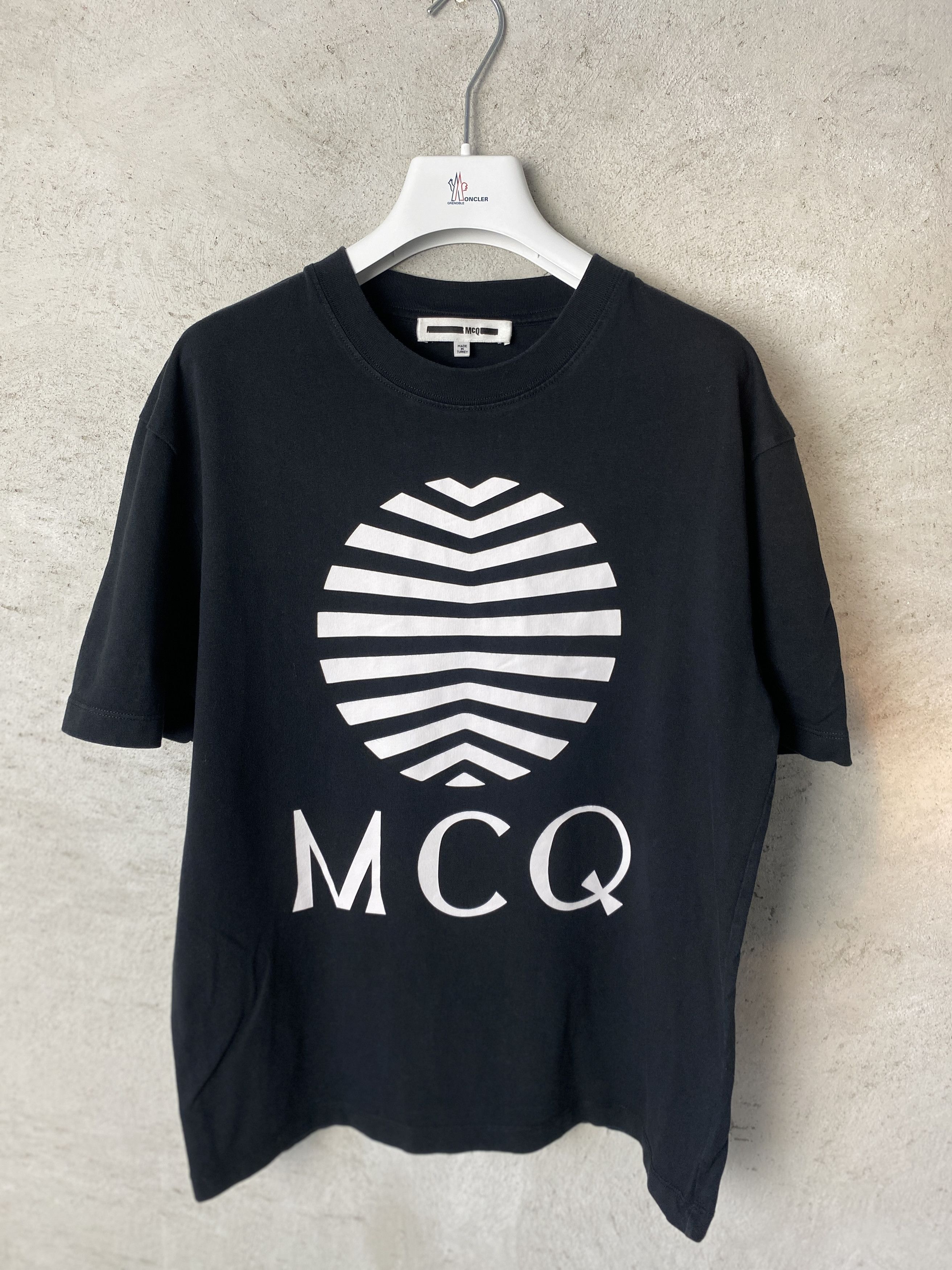 MCQ MCQ Alexander McQueen printed t-shirt tee Size US S / EU 44-46 / 1 - 1 Thumbnail