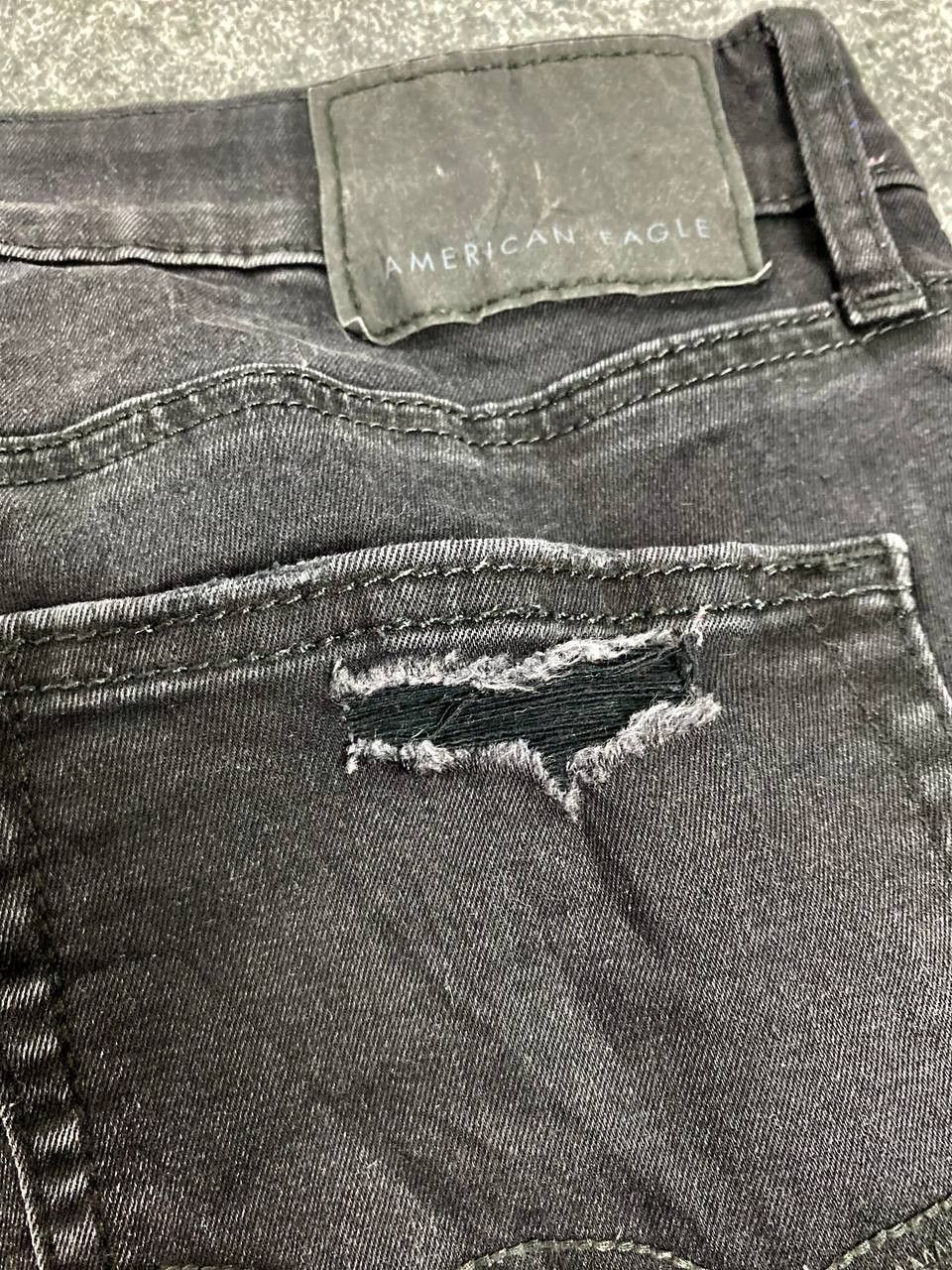 American Eagle Outfitters american eagles slim distressed denim Size US 35 - 4 Thumbnail