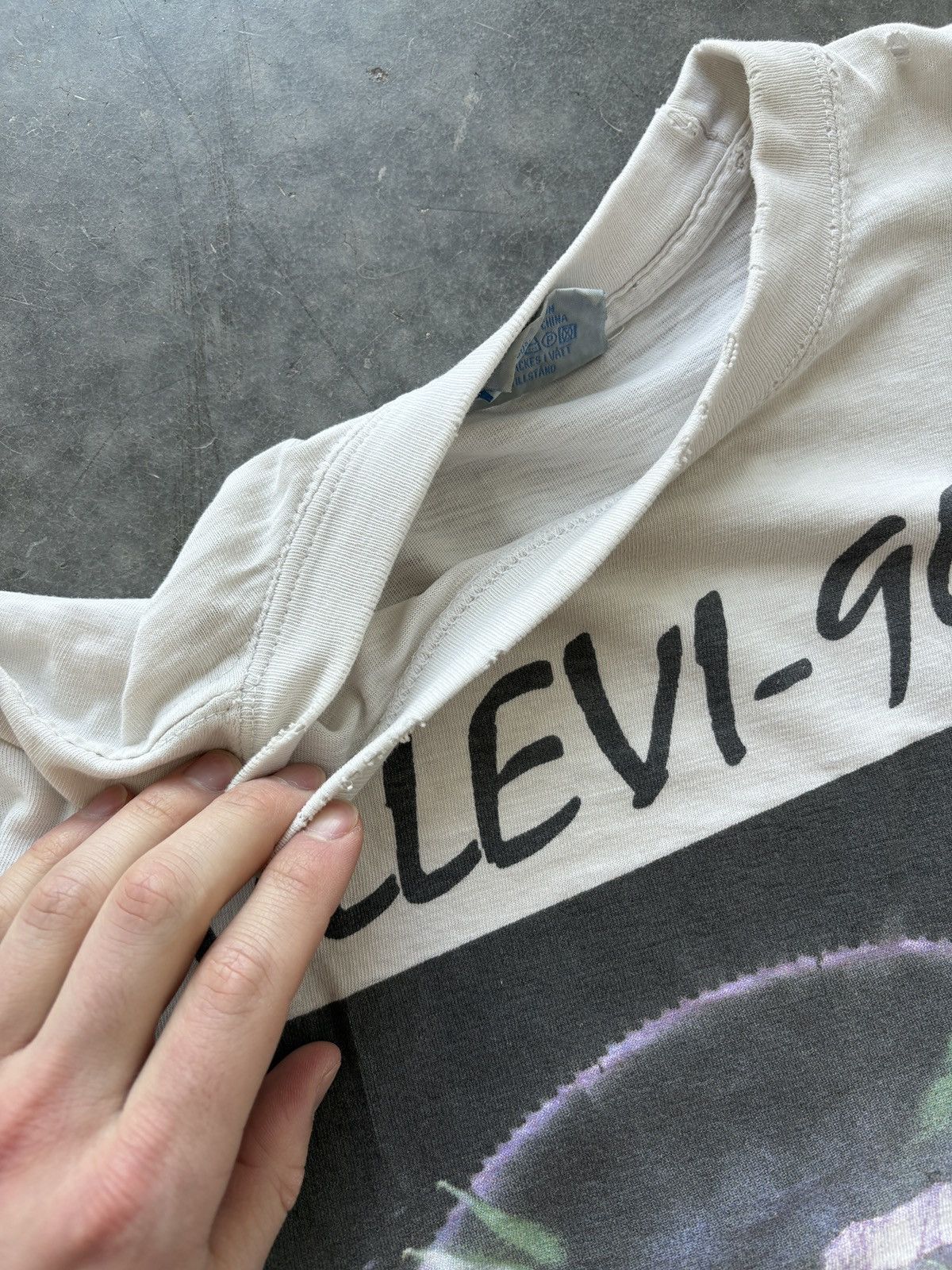 Vintage Vintage 90s Ullevi Goteborg Graphic Tee Boxy Cropped Size US L / EU 52-54 / 3 - 6 Thumbnail