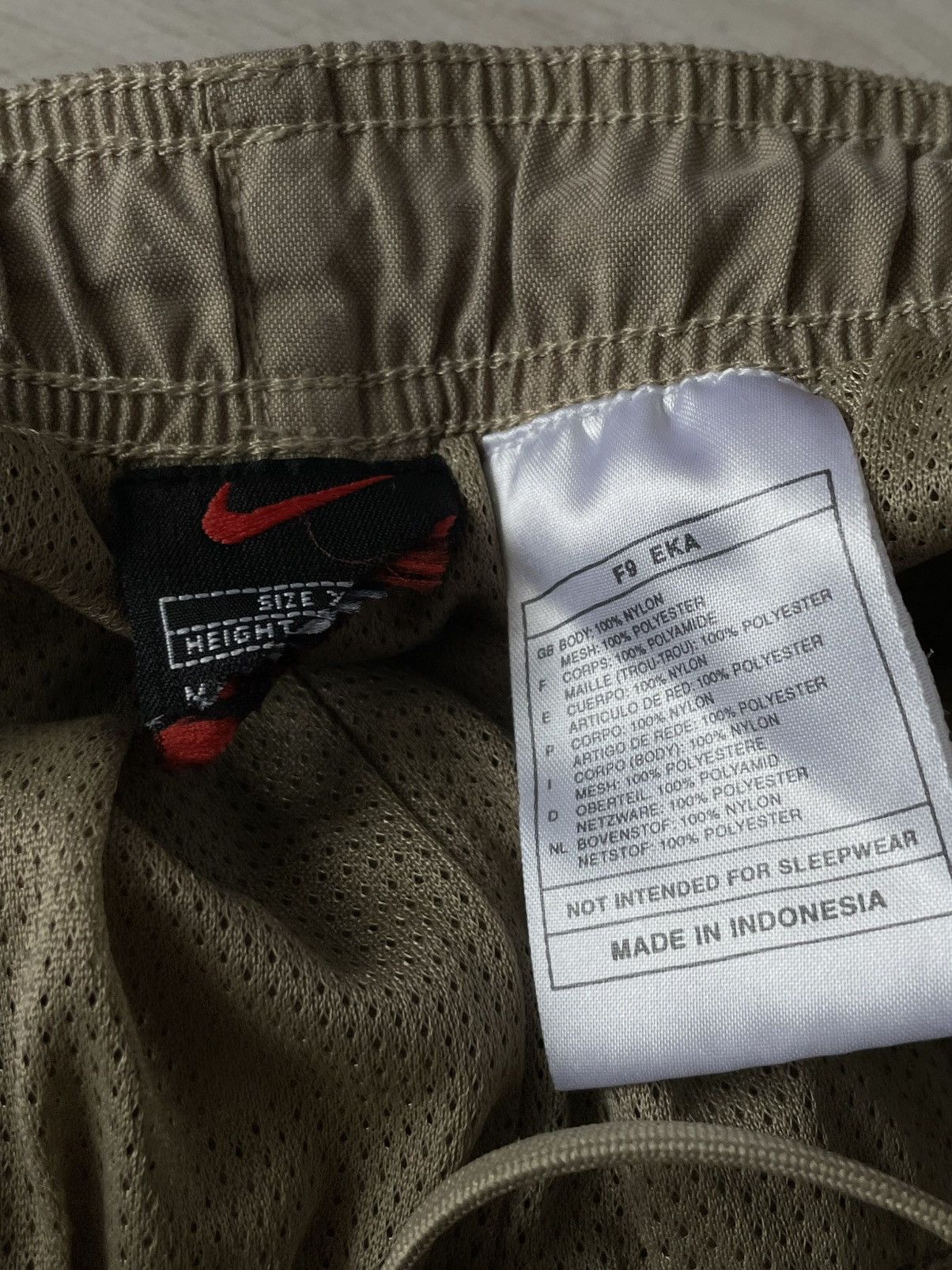 Nike Vintage Nike 00’s Beige Outdoor Pants Y2K Swoosh Rare Size US 30 / EU 46 - 10 Thumbnail
