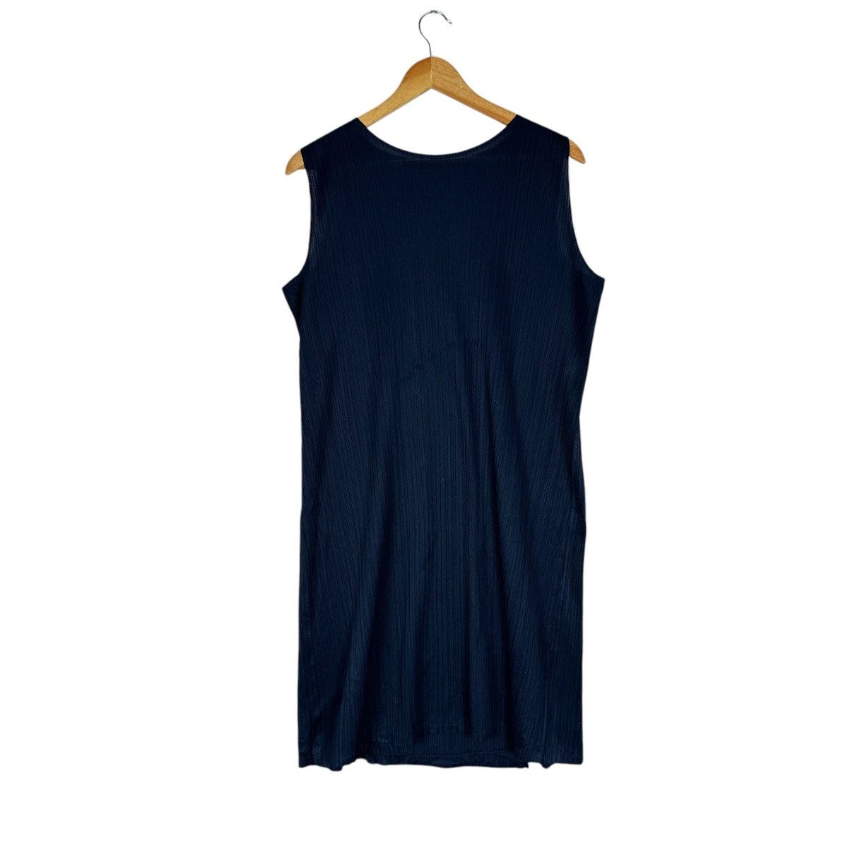 Issey Miyake × Pleats Please Issey Miyake ☀️ISSEY MIYAKE IS PLEATS TANK TOP SLEEVELESS Size L / US 10 / IT 46 - 5 Thumbnail