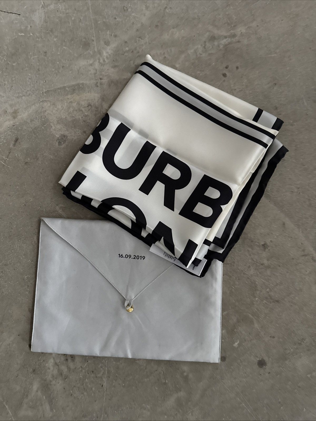 Burberry Burberry Show Invite Scarf Size ONE SIZE - 6 Thumbnail