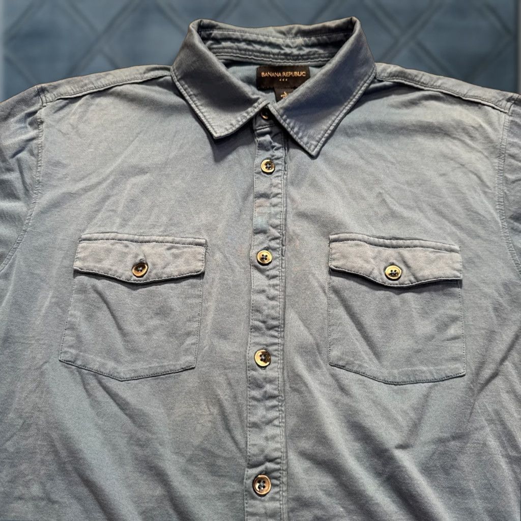 Banana Republic Banana Republic Shirt Mens L Blue Short Sleeve Button-Up Knit Pocket Size US L / EU 52-54 / 3 - 1 Thumbnail