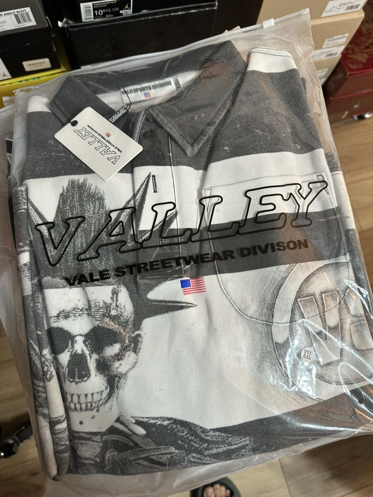Vale Vale Long Sleeve Size US XXL / EU 58 / 5 - 6 Thumbnail