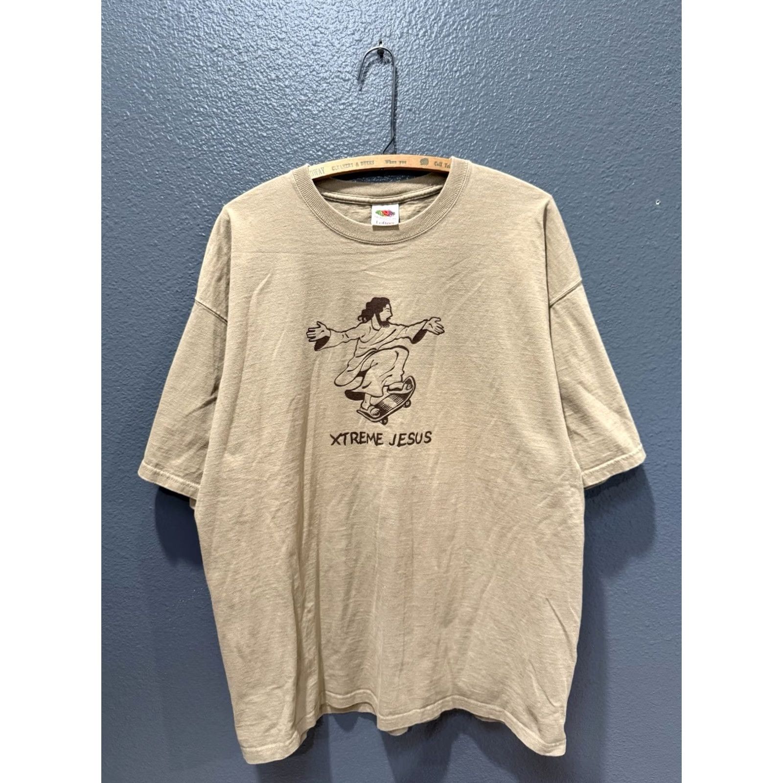 Fruit Of The Loom VINTAGE Jesus Skateboarding Tee Shirt 2XL Mens Brown Extreme Y2K Size US XXL / EU 58 / 5 - 3 Thumbnail