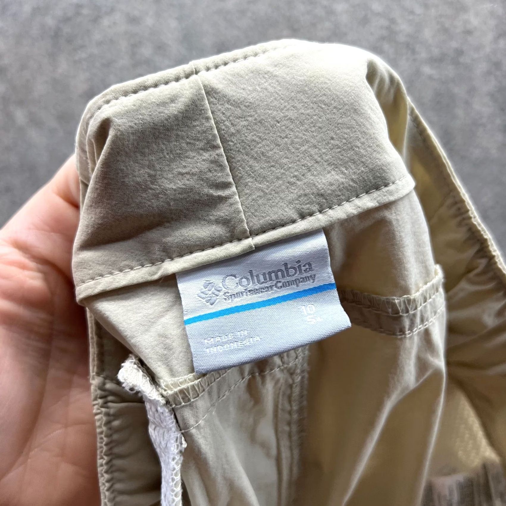 Vintage Columbia Shorts Womens 10 Khaki Chino Tan Beige Stretch Outdoors PFG Hiking Size 32" / US 10 / IT 46 - 6 Thumbnail
