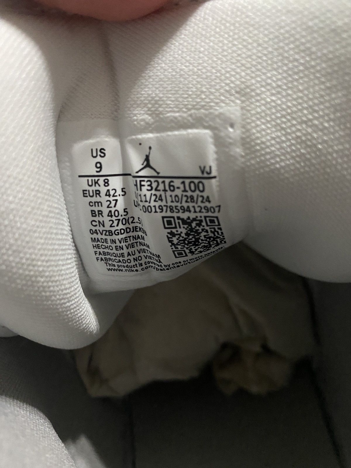 Jordan Brand Air Jordan 1 MID SE Size US 9 / EU 42 - 7 Thumbnail