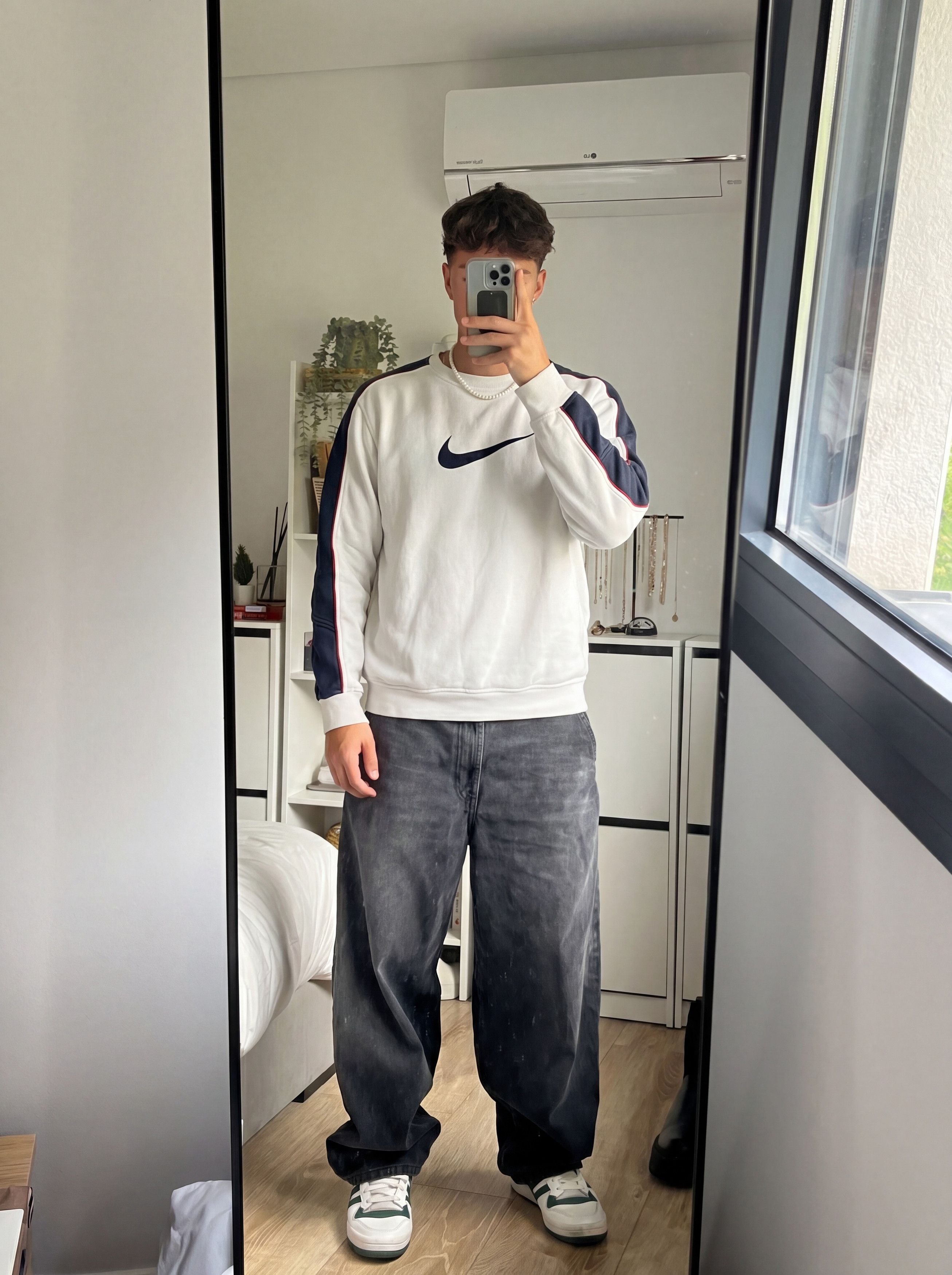 Nike Nike Vintage Sweatshirt / Streetwear Style Size US M / EU 48-50 / 2 - 1 Thumbnail