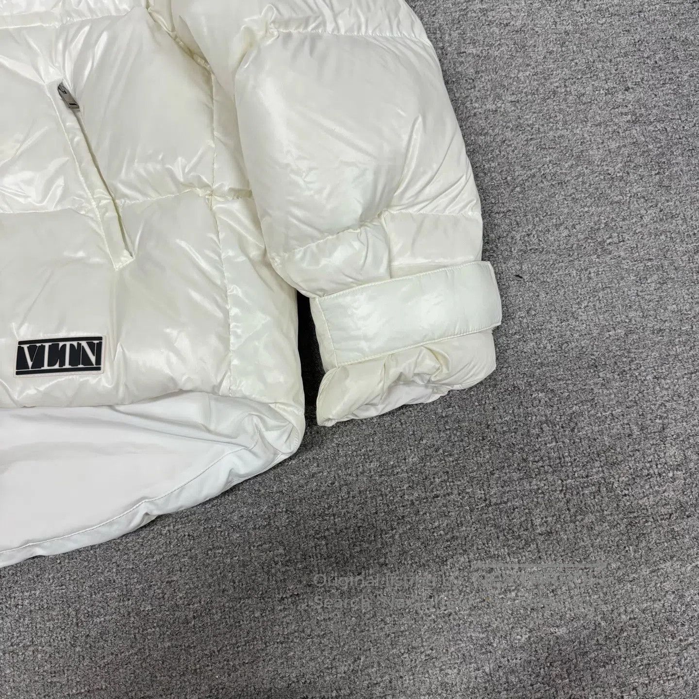 Valentino Valentino Main theme: Premium models, bread, down jackets| Size S / US 4 / IT 40 - 4 Thumbnail