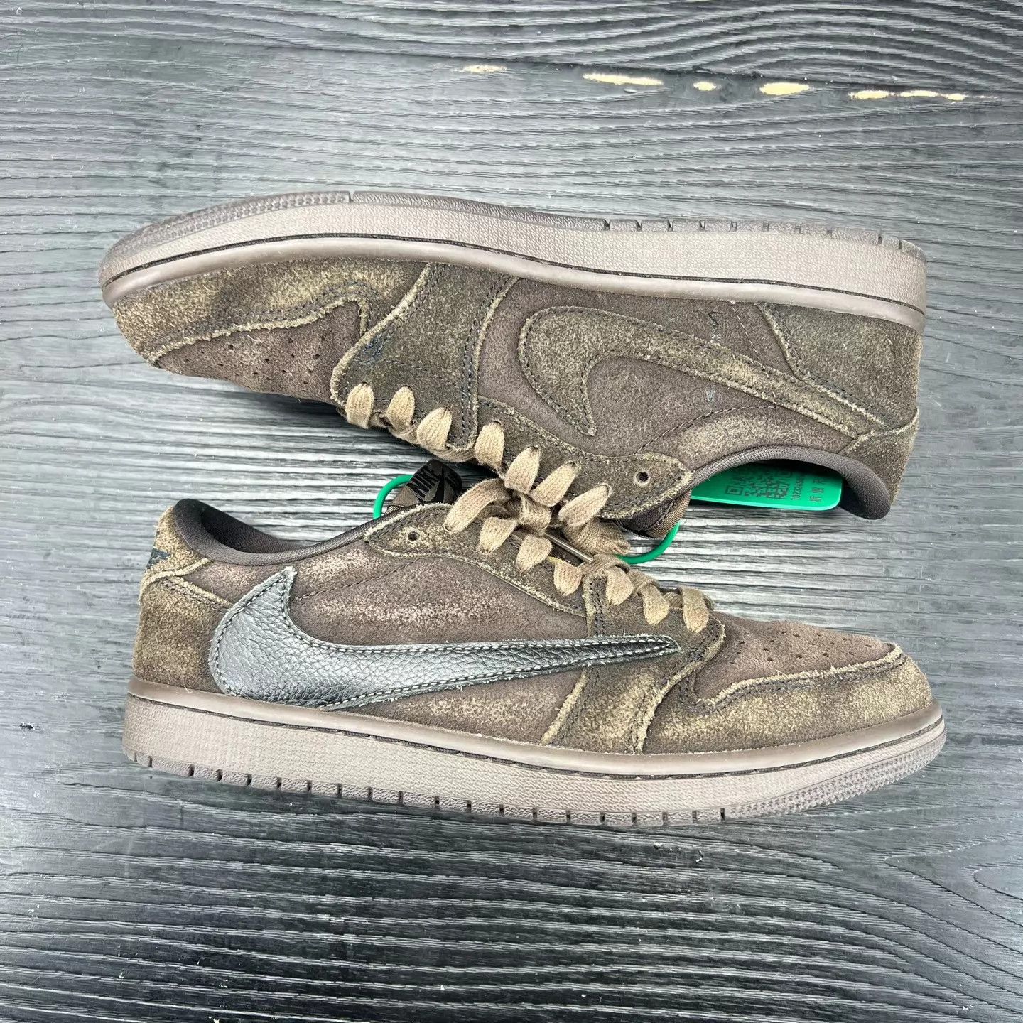 Travis Scott Travis Scott x Air Jordan 1 Low Velvet Size US 8.5 / EU 41-42 - 6 Thumbnail