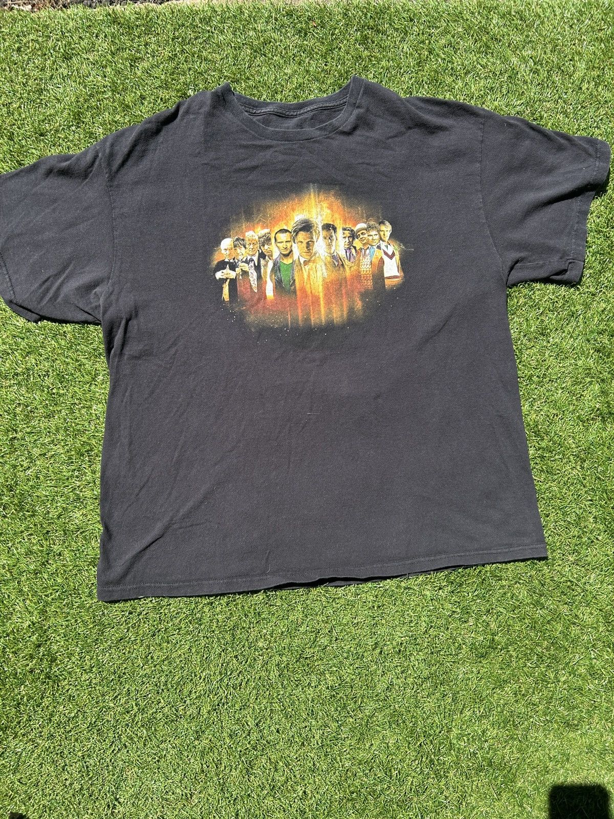 Vintage Doctor Who 50th Anniversary All Doctors Graphic T-Shirt Size US L / EU 52-54 / 3 - 1 Thumbnail