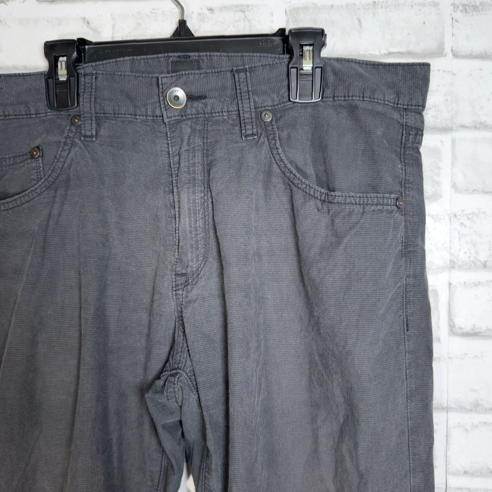 Vintage VINTAGE Hugo Boss Mens Chino Pants Casual Straight Leg Size 32x30 Gray Size US 32 / EU 48 - 2 Thumbnail