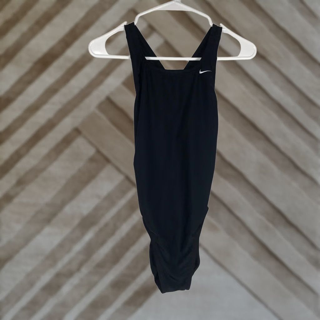 Nike Nike Womens Black Racerback One-Piece Swimsuit High Cut Training Size 32 / 6 Size ONE SIZE - 1 Thumbnail
