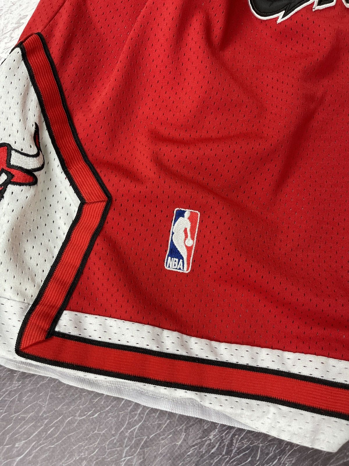 NBA Chicago Bulls Just Don vintage made in USA shorts 1997-98 Size US 30 / EU 46 - 5 Thumbnail