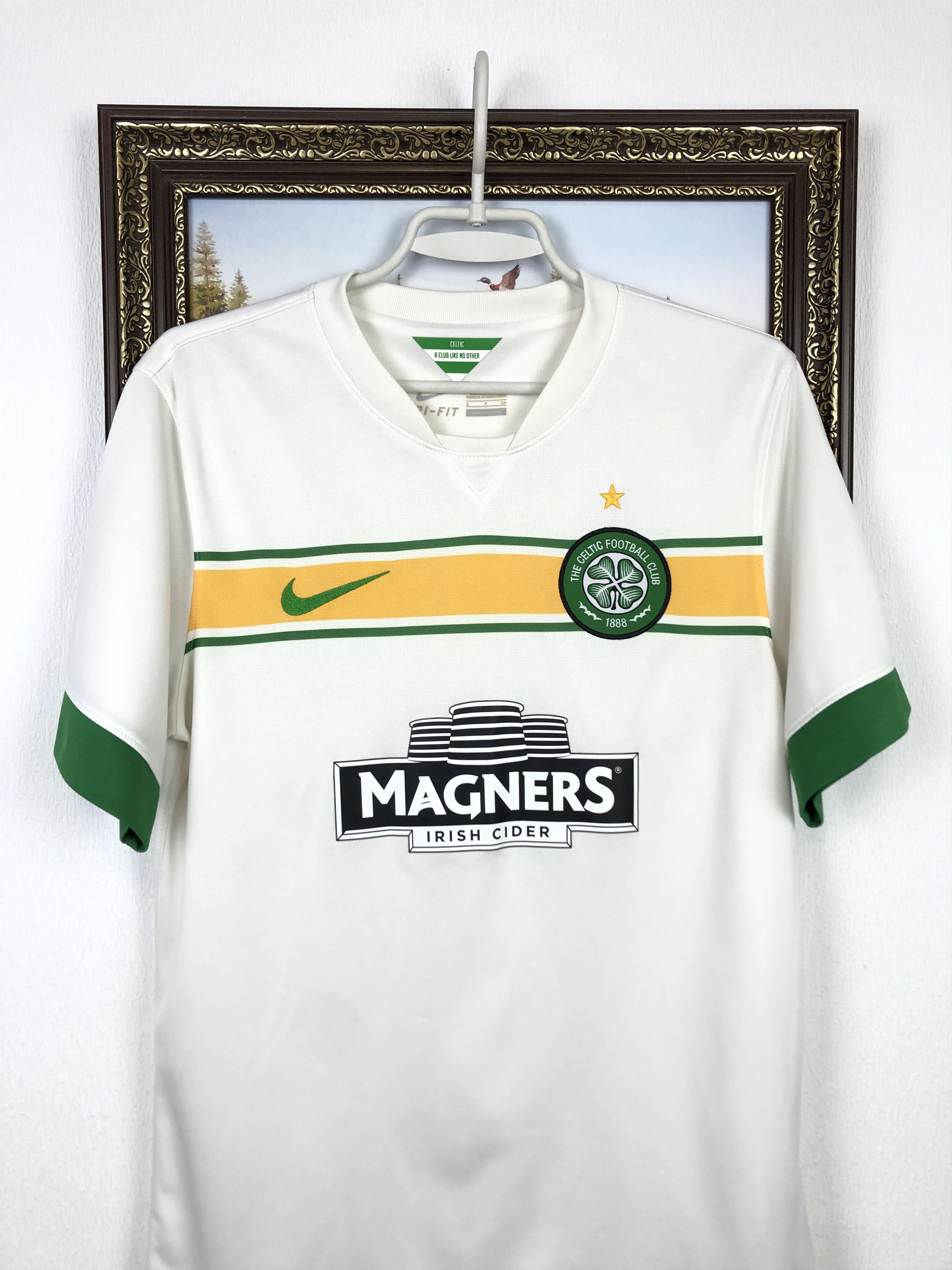 Nike Celtic football shirt 2014 Soccer Nike Jersey Mens Trikot Size US S / EU 44-46 / 1 - 2 Thumbnail